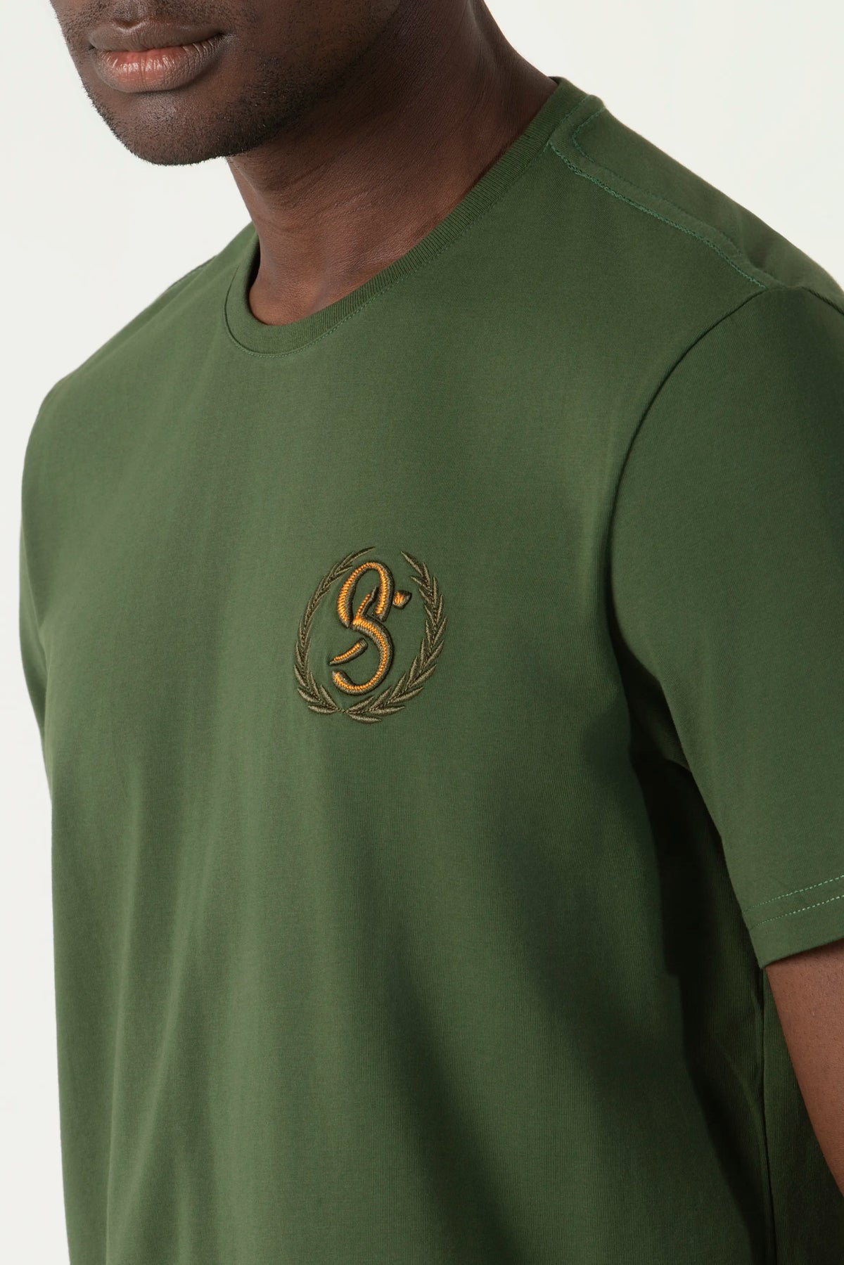 CAMISETA PREMIUM MANGA CORTA COLOR BLACK FOREST