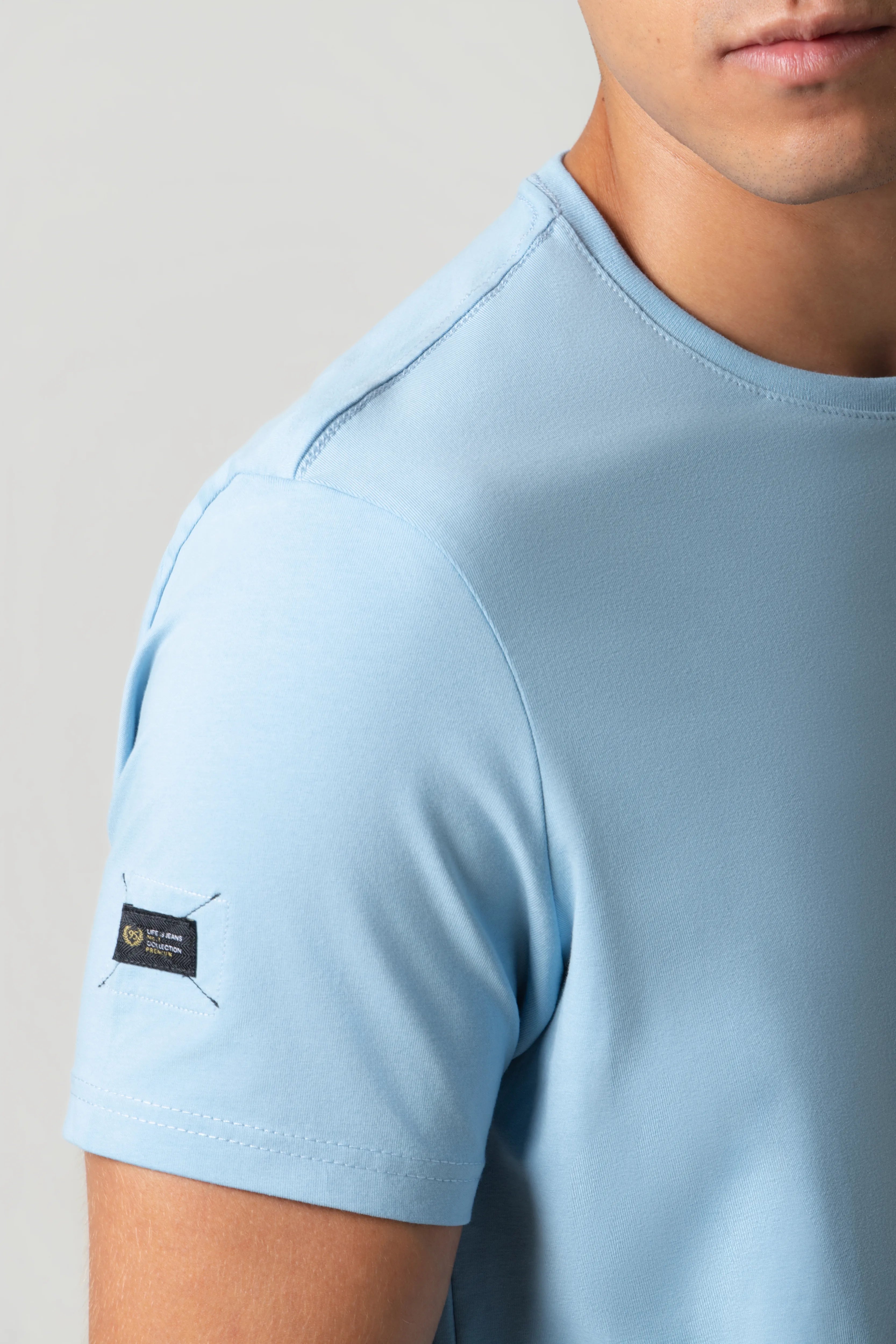 CAMISETA PREMIUM MANGA CORTA COLOR AZUL GLACIAR