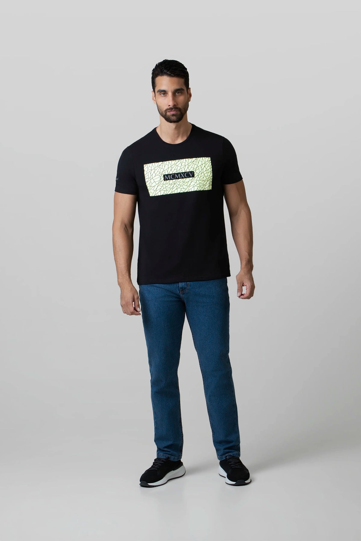 CAMISETA PREMIUM MANGA CORTA COLOR NEGRO