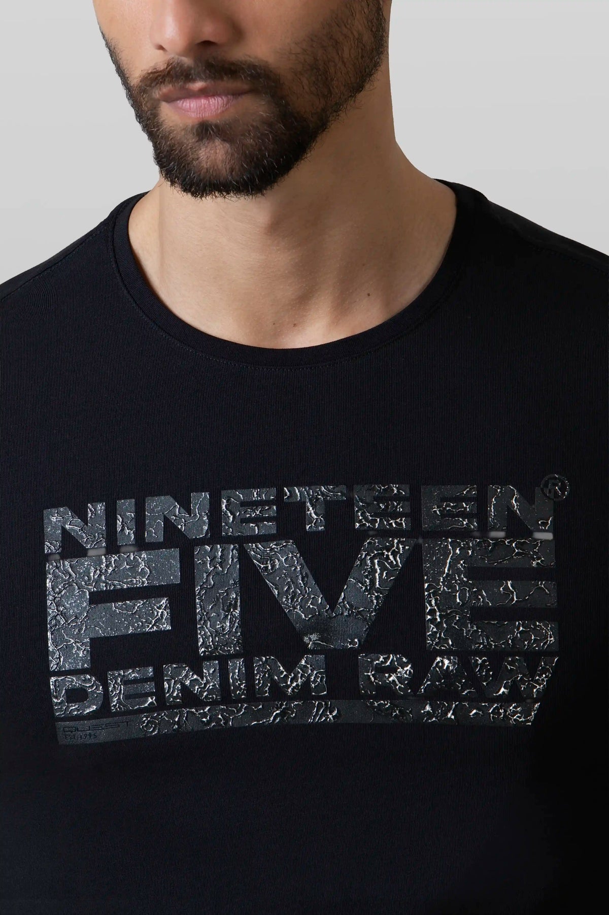 CAMISETA PREMIUM MANGA CORTA COLOR NEGRO