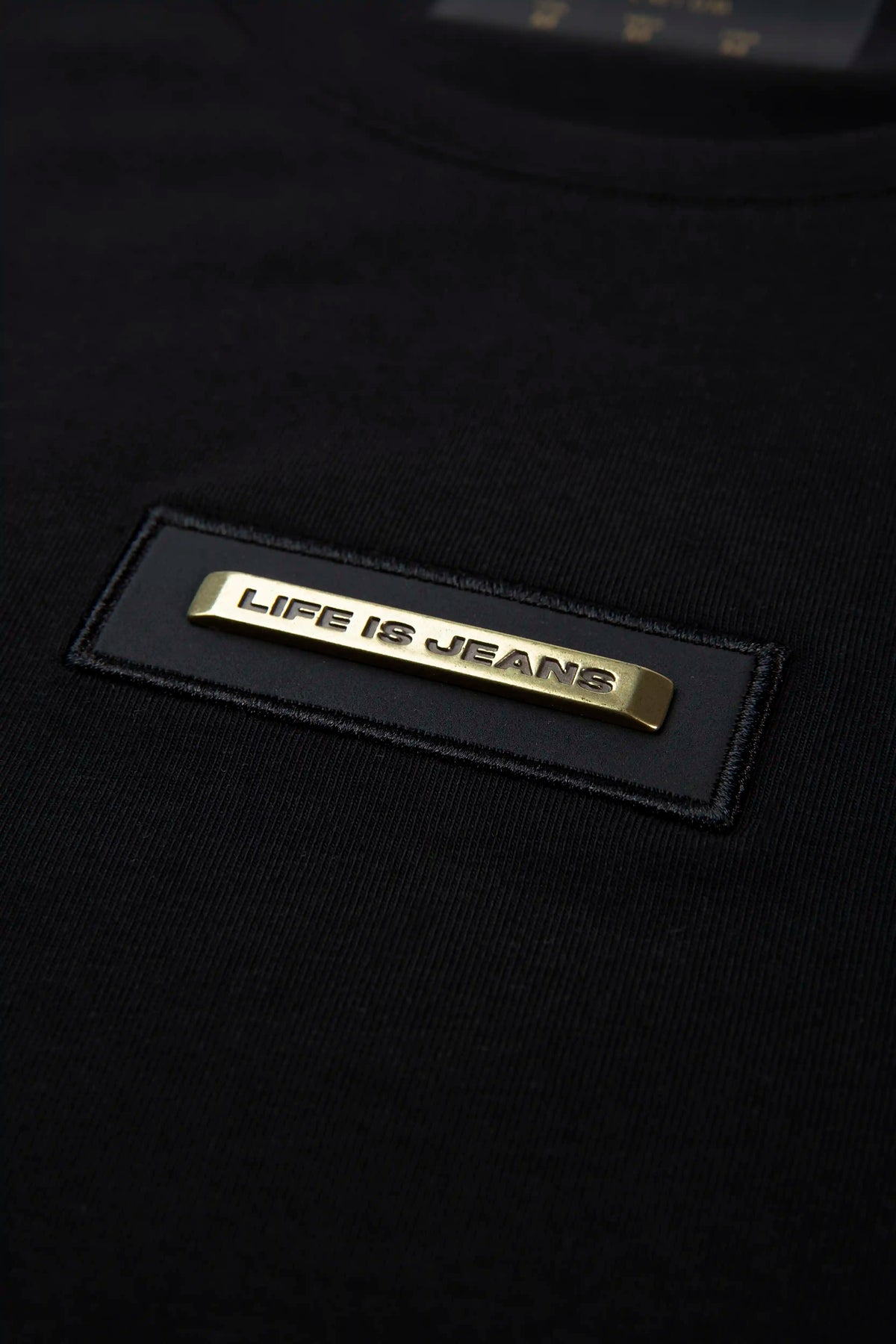 CAMISETA PREMIUM MANGA CORTA COLOR NEGRO