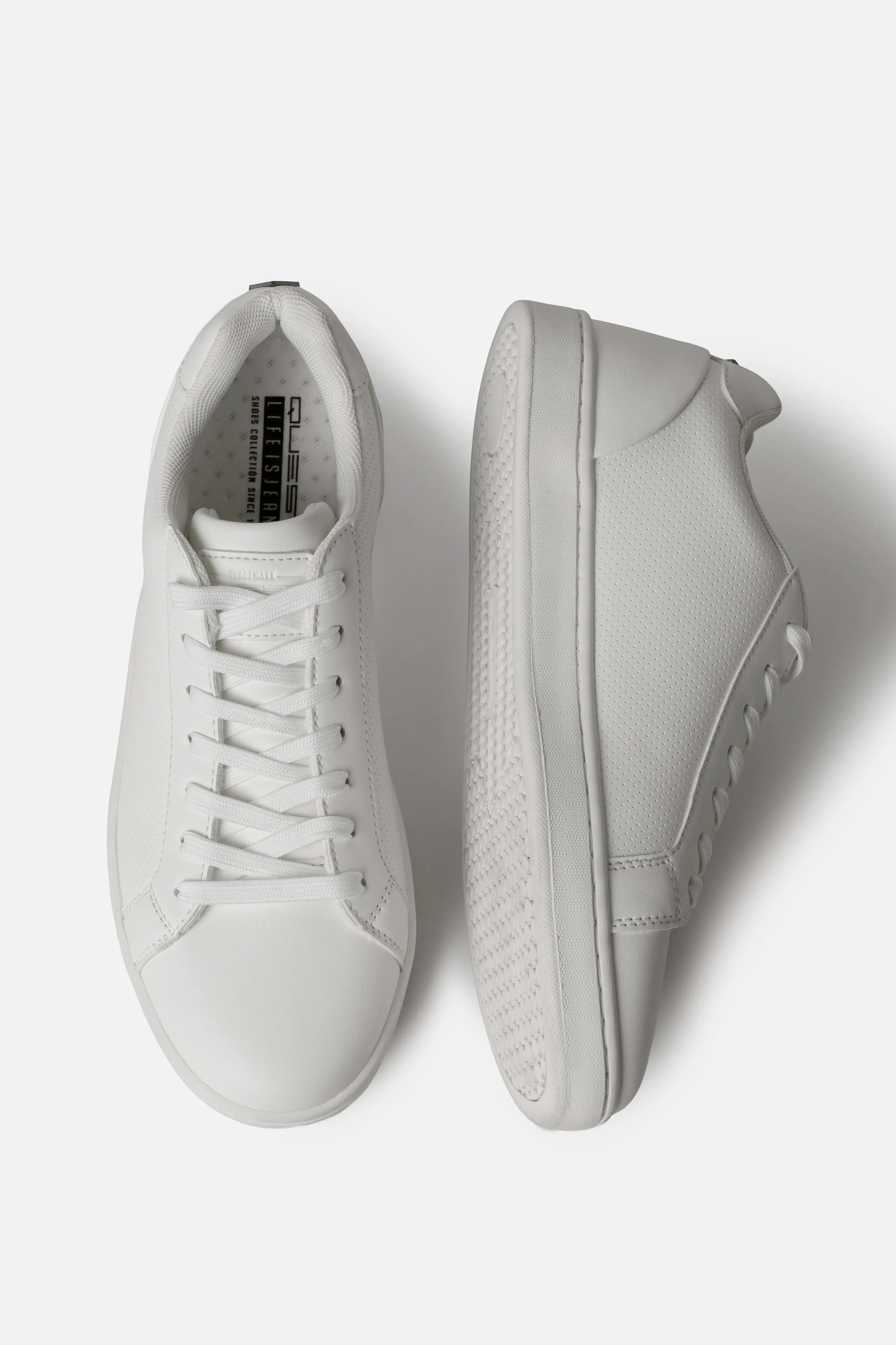 ZAPATOS TENIS COLOR BLANCO OPTICO