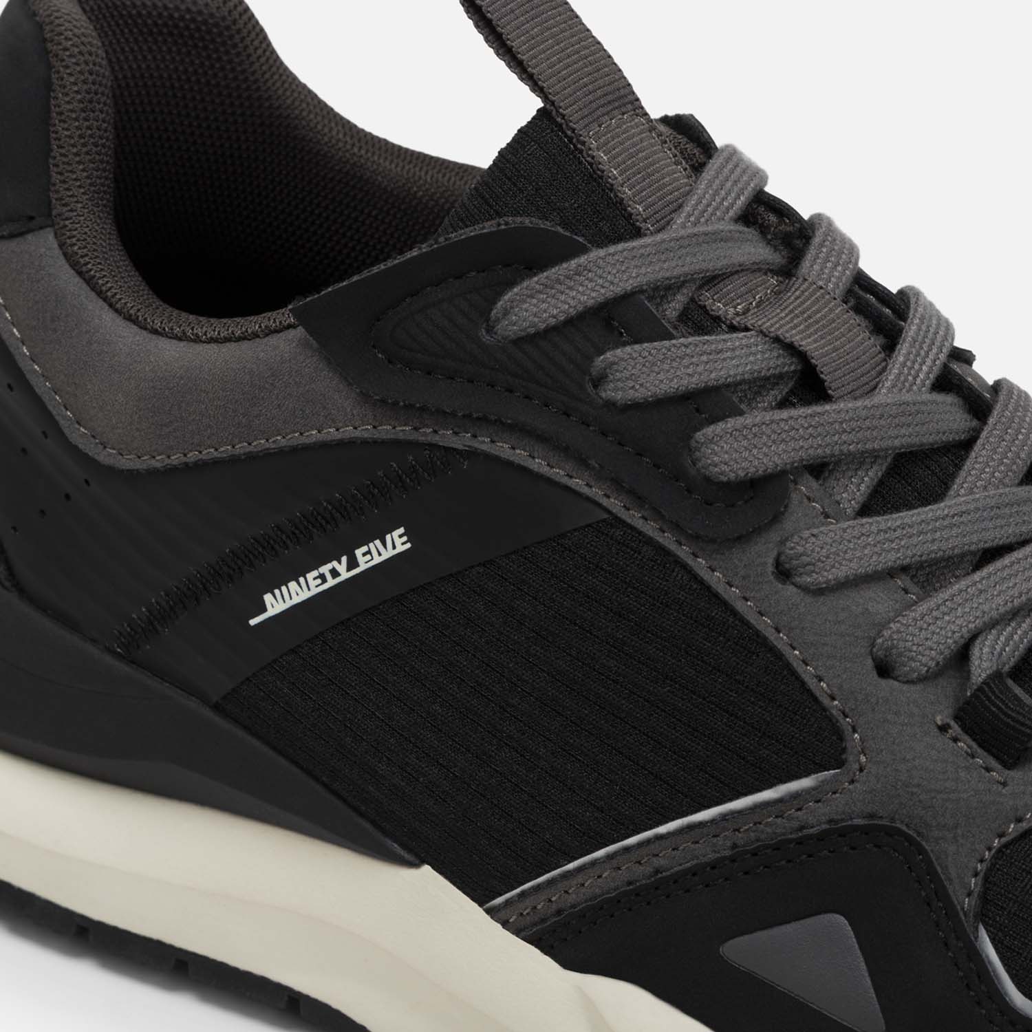 ZAPATOS CASUAL COLOR NEGRO