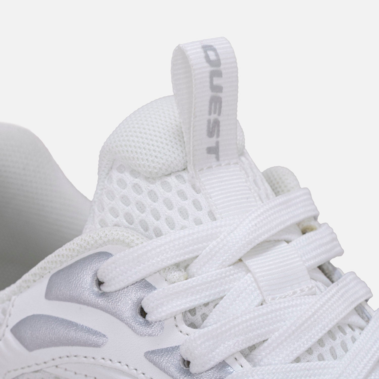 ZAPATOS DEPORTIVO COLOR BLANCO -PLATA