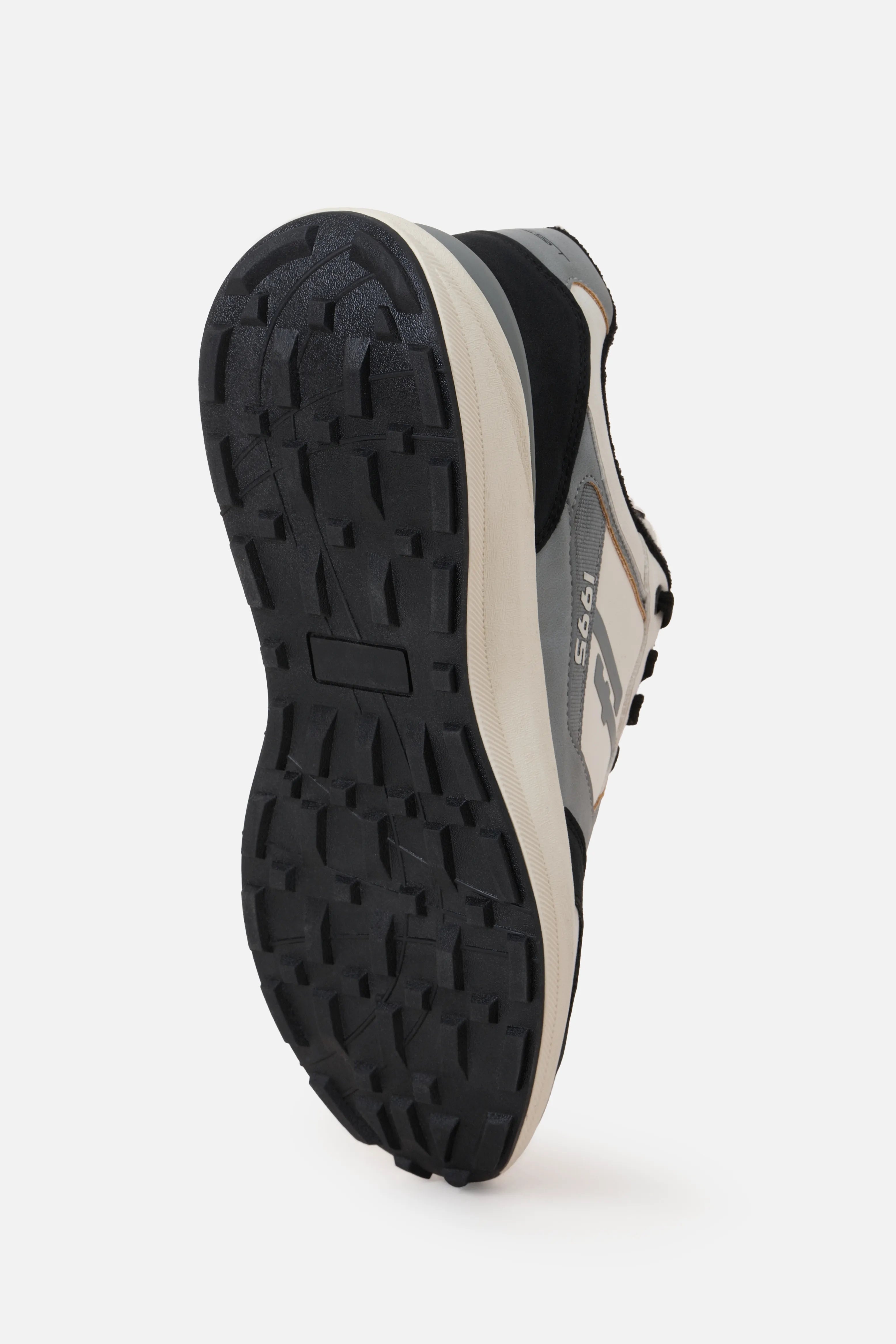 ZAPATOS CASUAL COLOR NEGRO-BLANCO