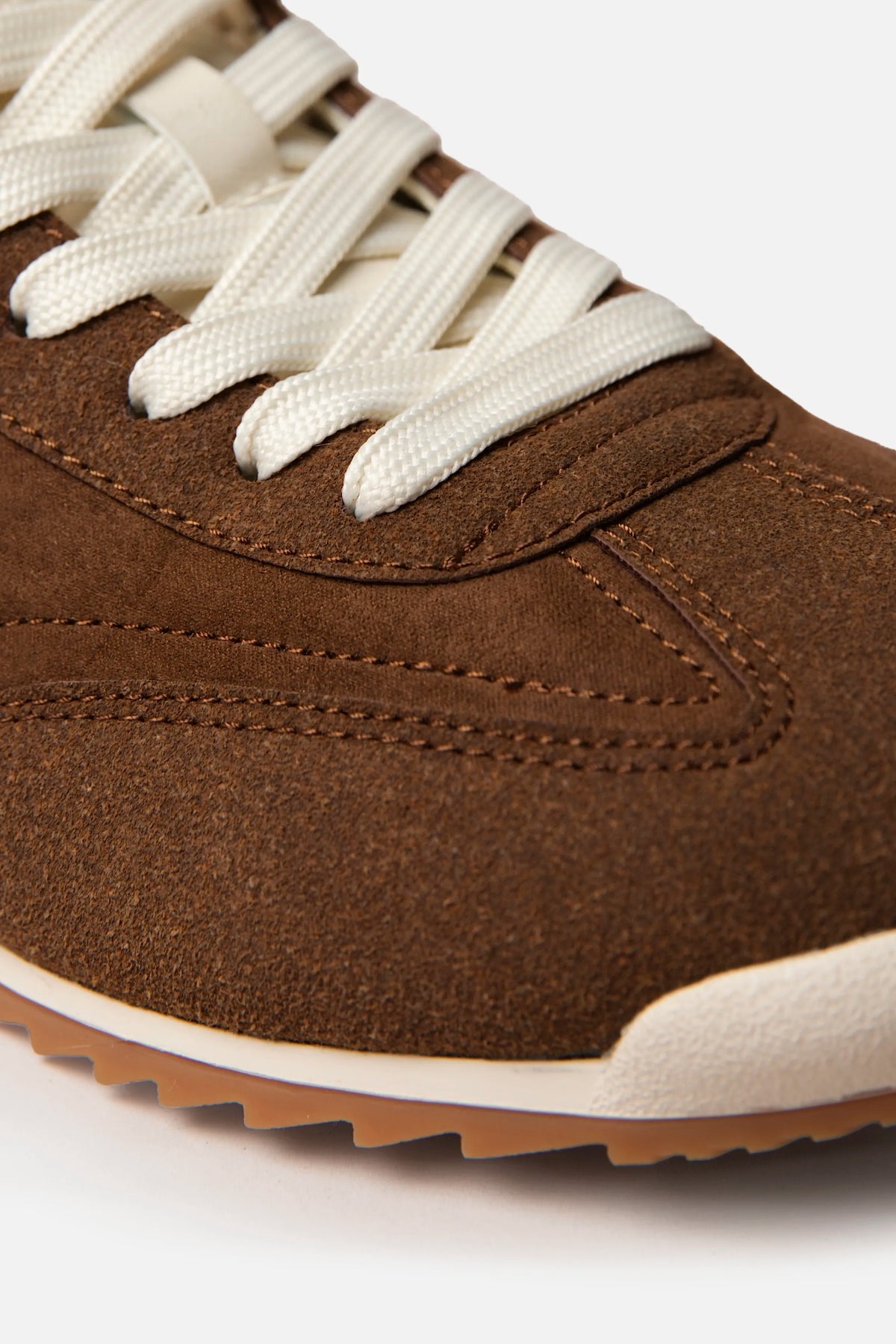 ZAPATOS DEPORTIVO COLOR BRUNETTE