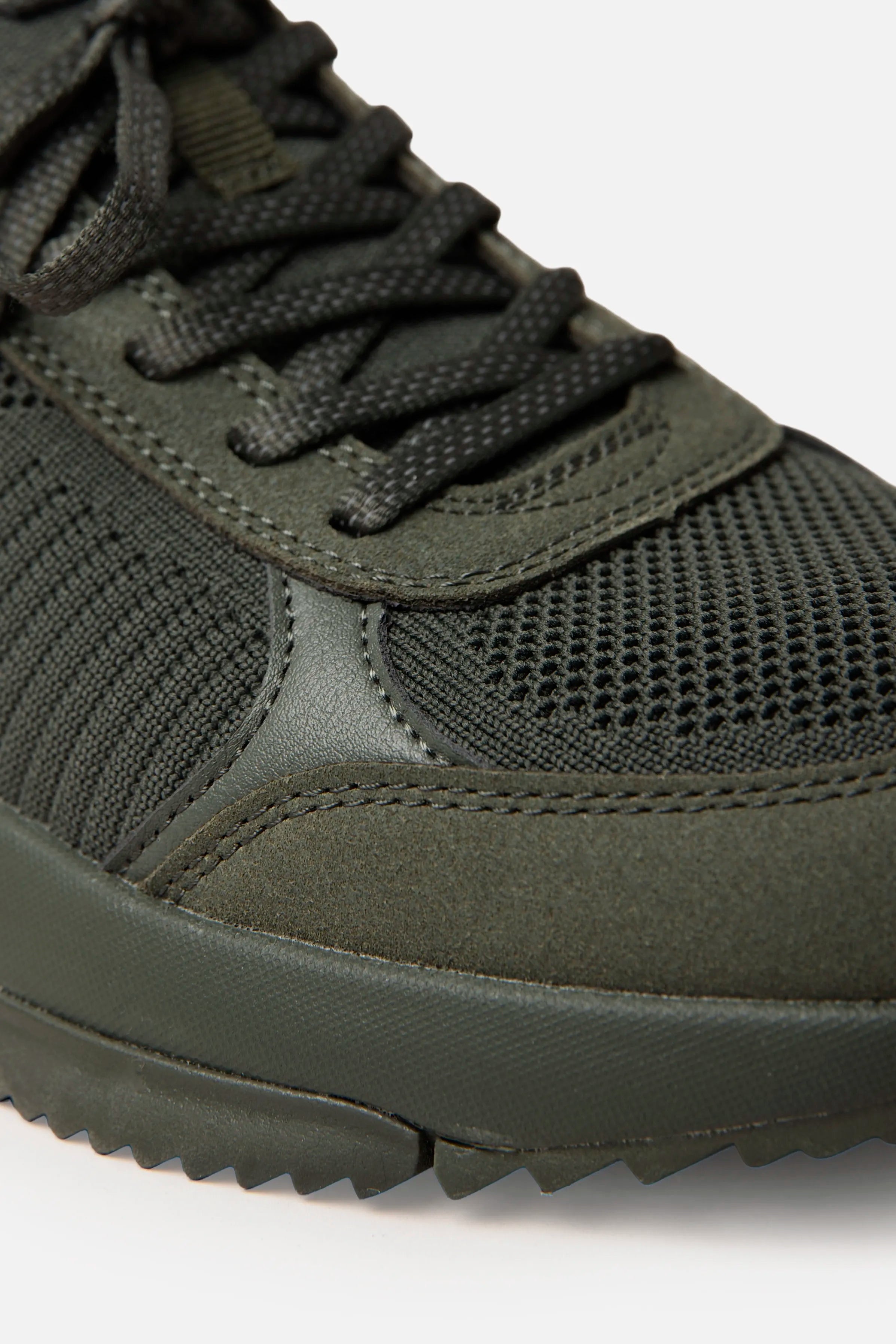 ZAPATOS CASUAL COLOR VERDE MILITAR