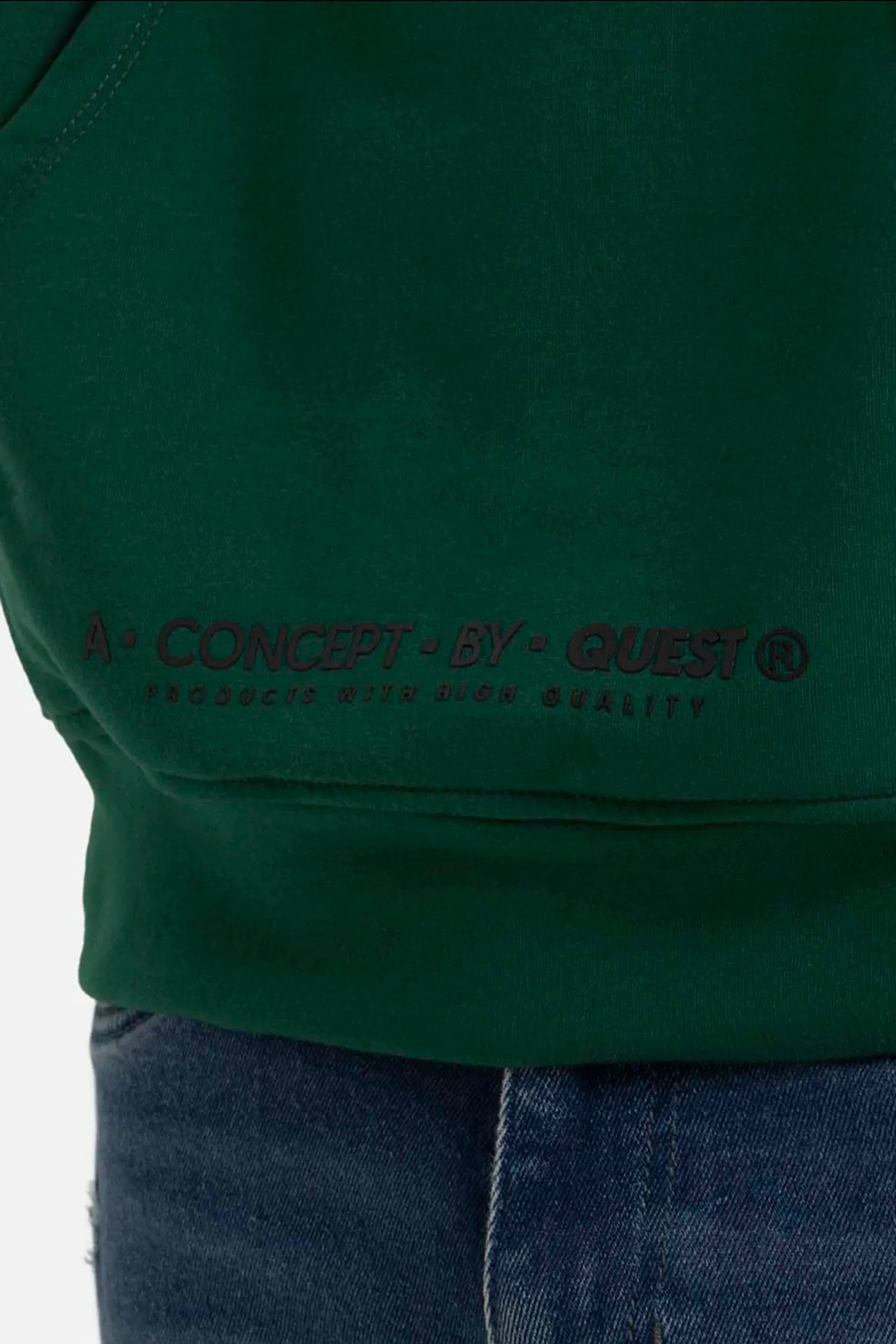 BUZO CERRADO COLOR VERDE PRADERA