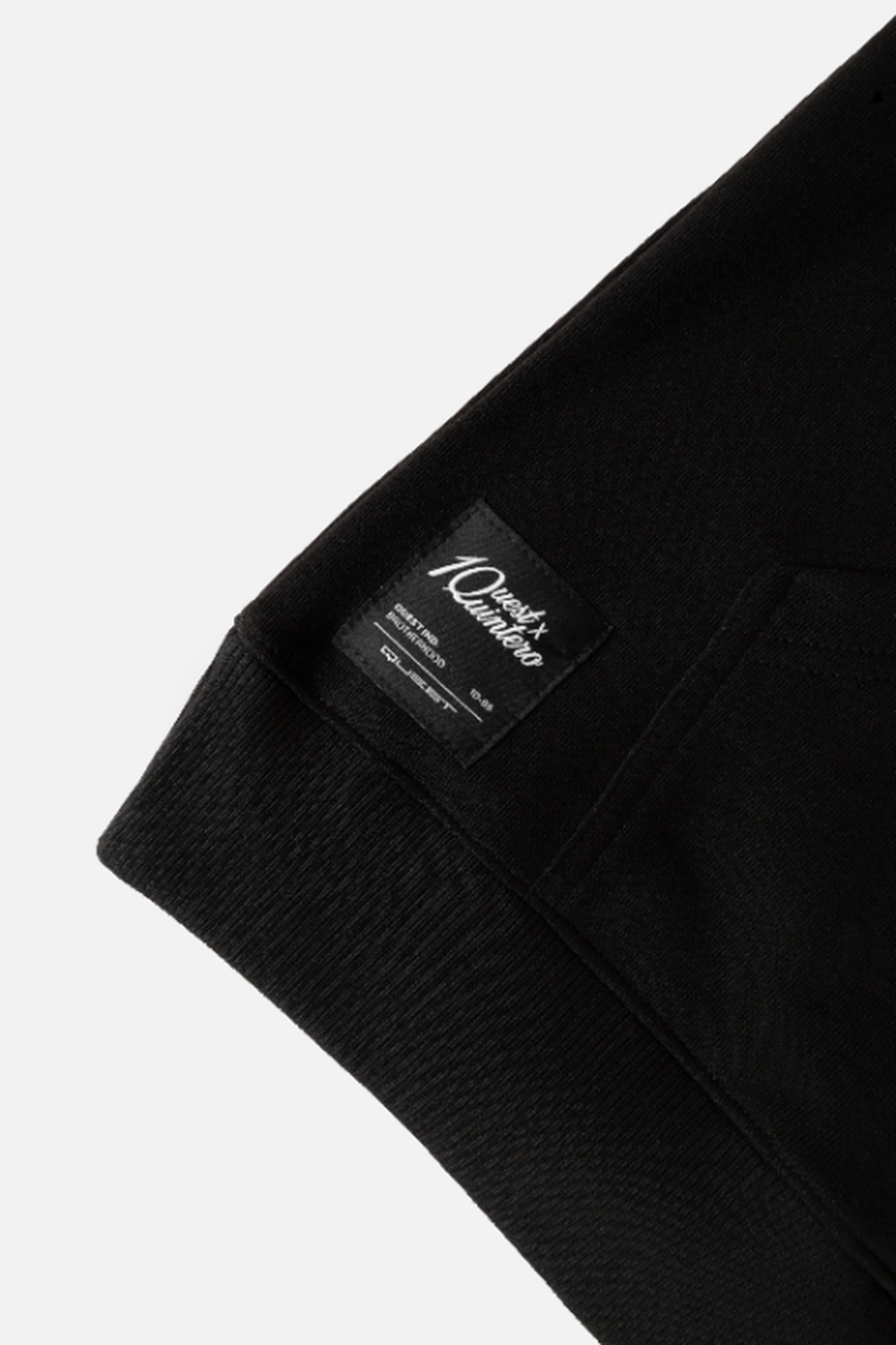 BUZO CERRADO COLOR NEGRO MARCA QUEST X JUAN FERNANDO QUINTERO