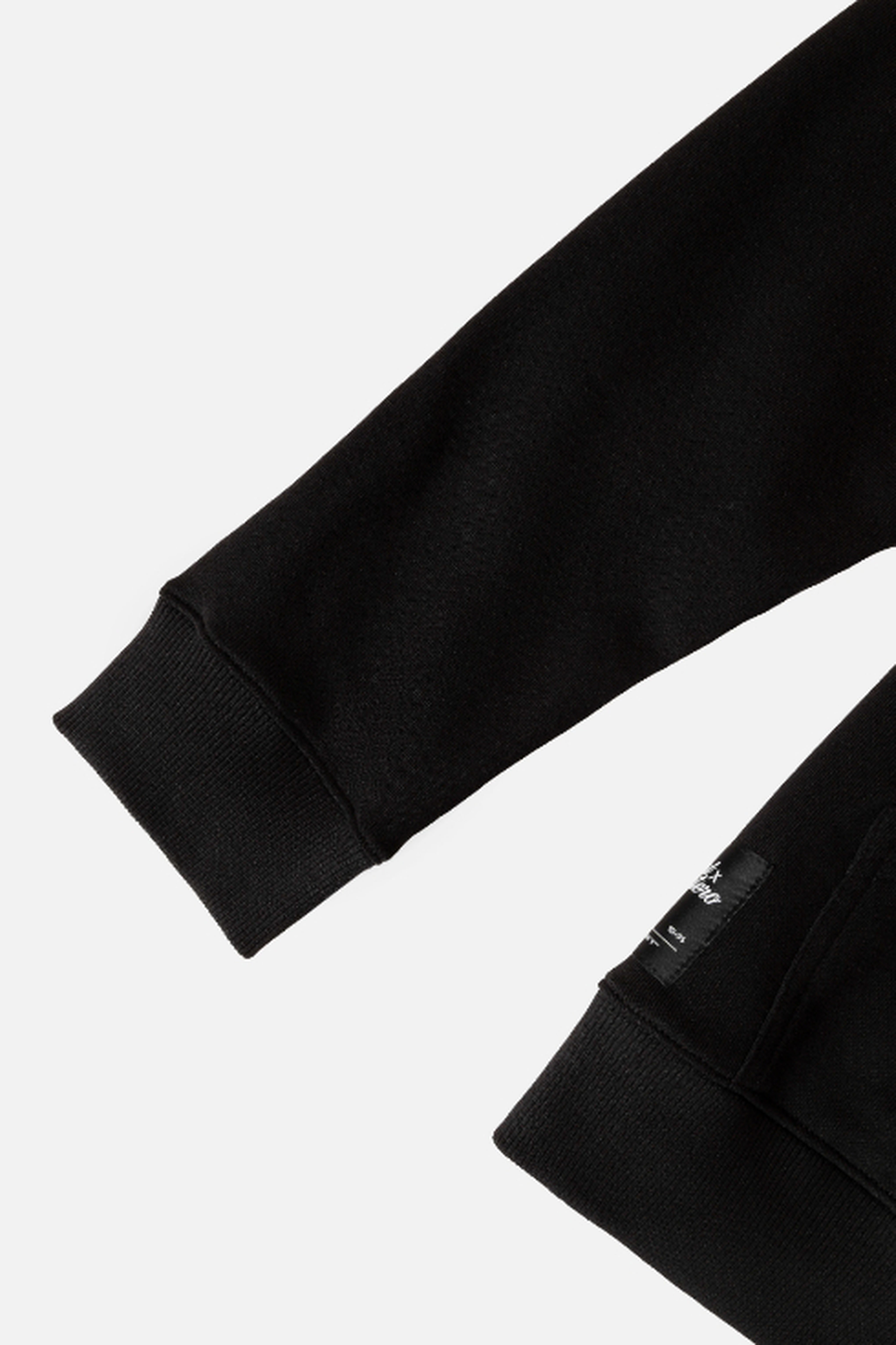 BUZO CERRADO COLOR NEGRO MARCA QUEST X JUAN FERNANDO QUINTERO