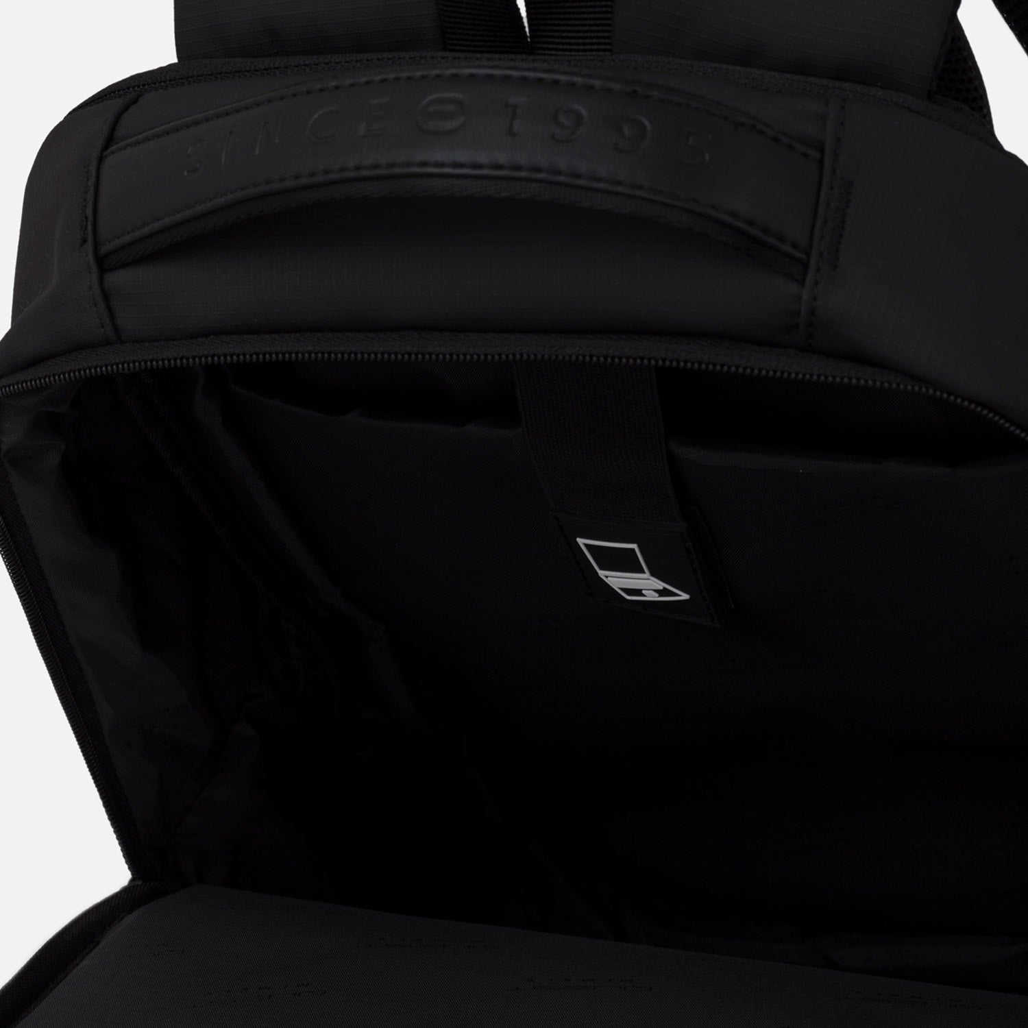 MALETIN TIPO MORRAL COLOR NEGRO