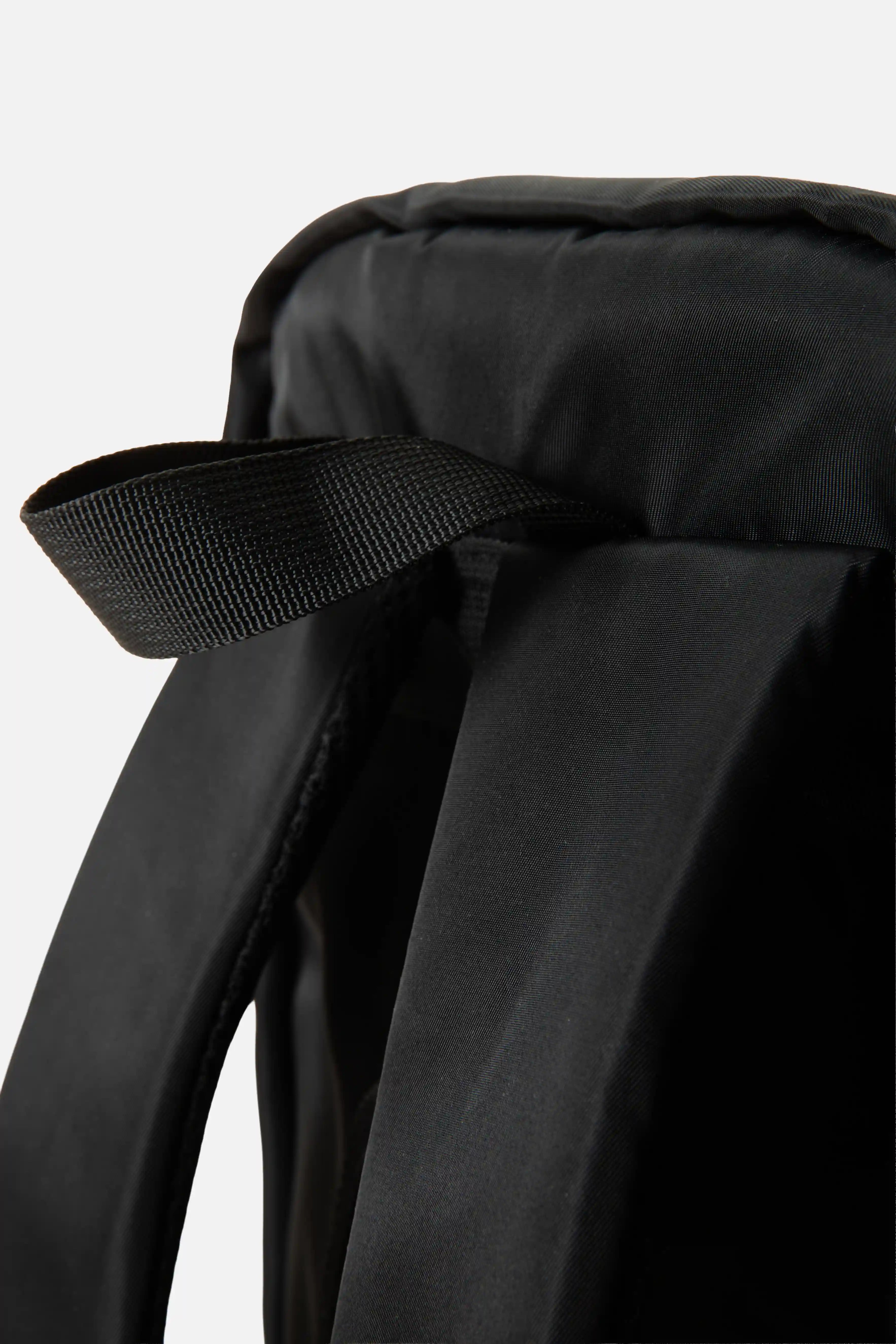 MALETIN TIPO MORRAL COLOR NEGRO