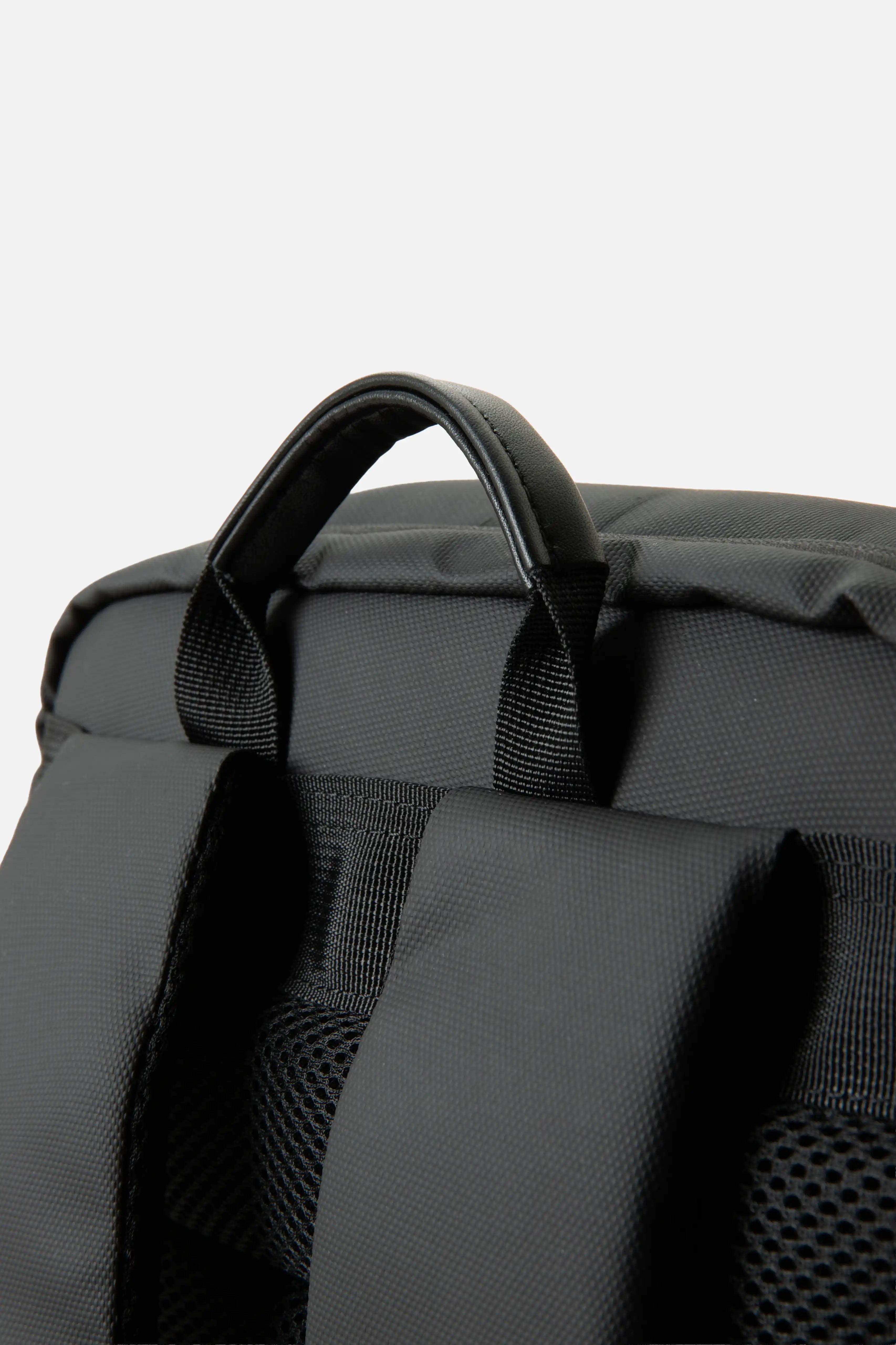 MALETIN TIPO MORRAL COLOR NEGRO