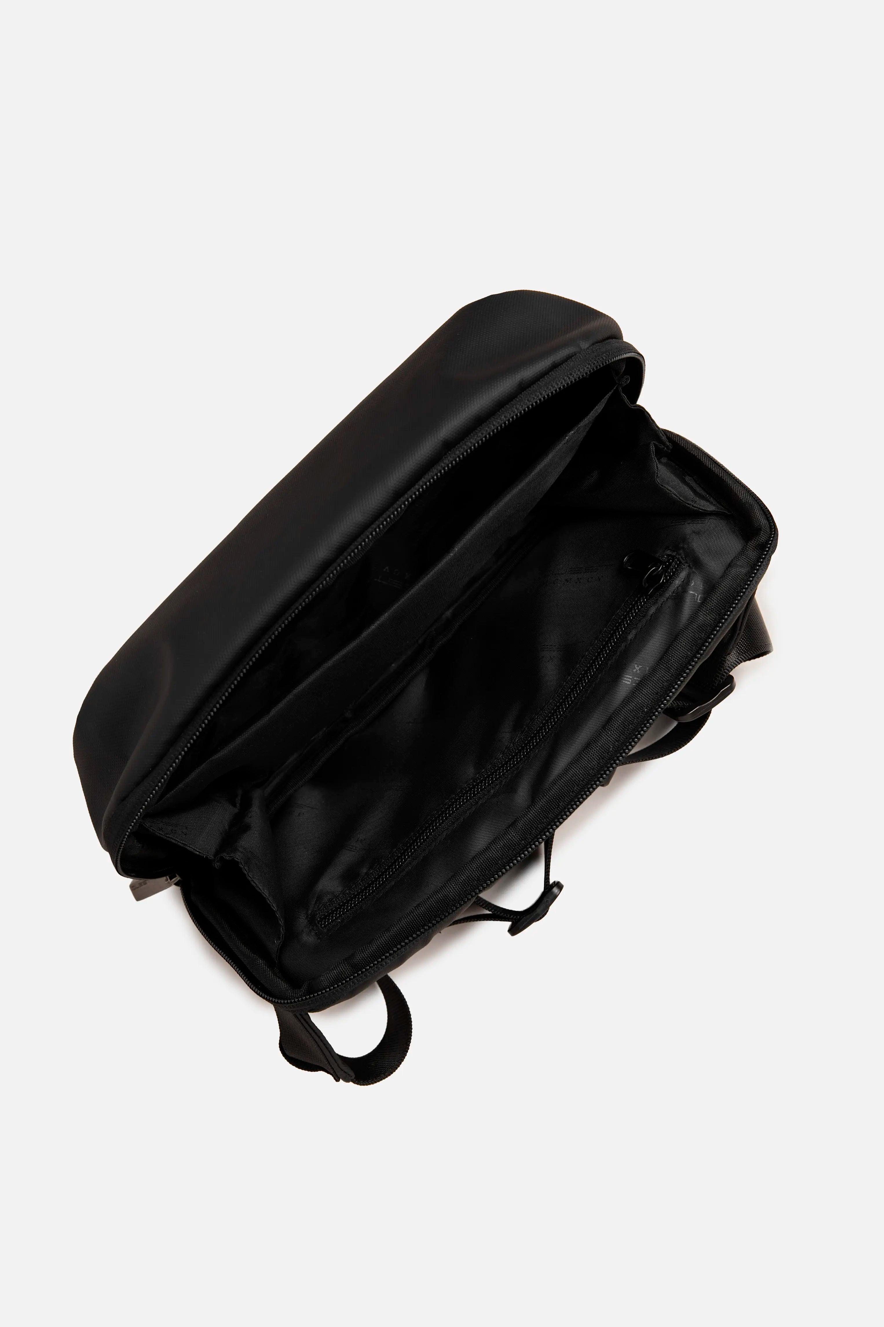 MALETIN TIPO DEPORTIVO COLOR NEGRO