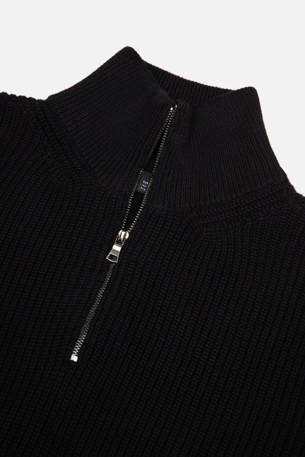 SWEATER CERRADO COLOR NEGRO