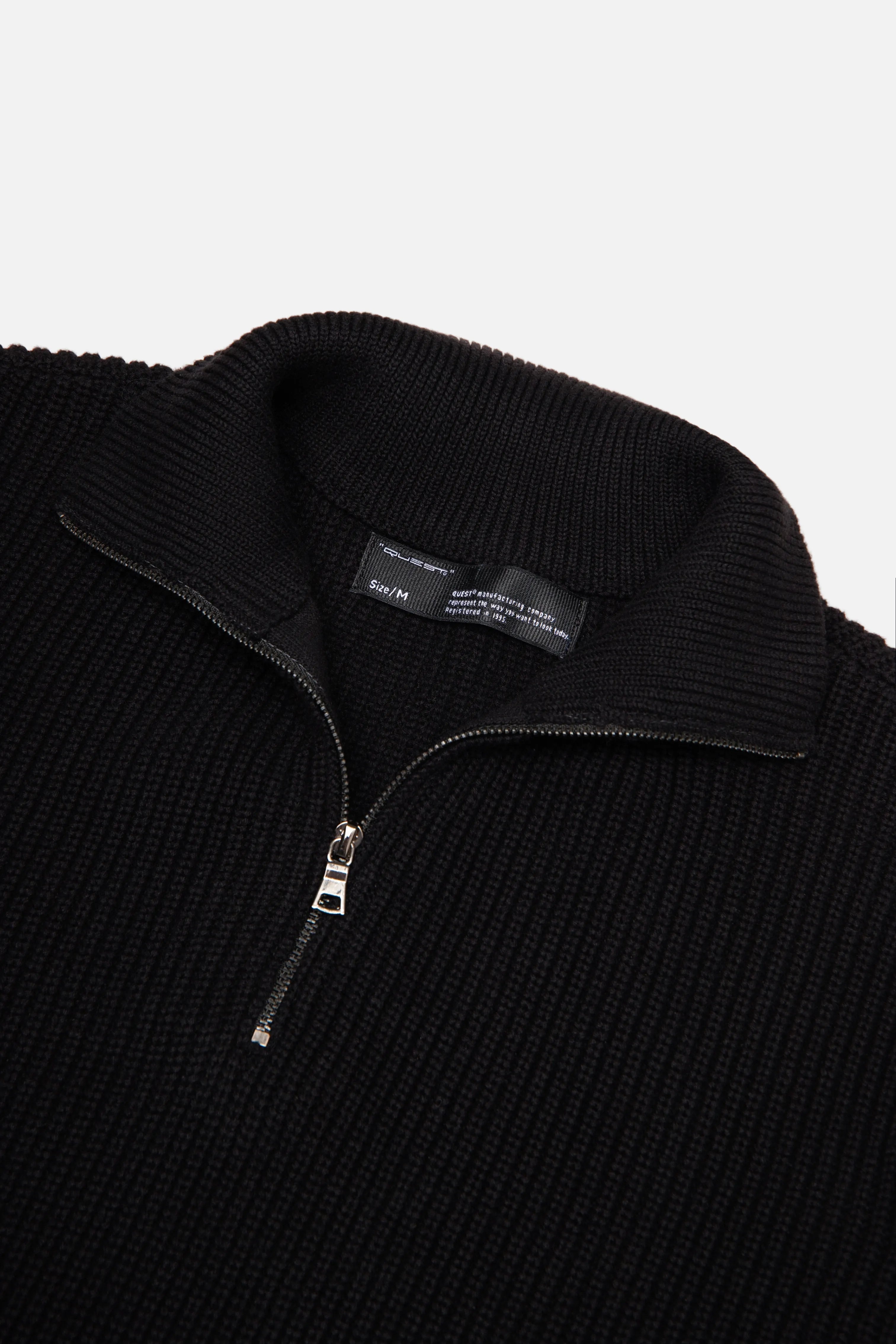 SWEATER CERRADO COLOR NEGRO