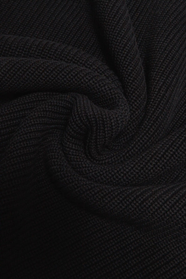 SWEATER CERRADO COLOR NEGRO