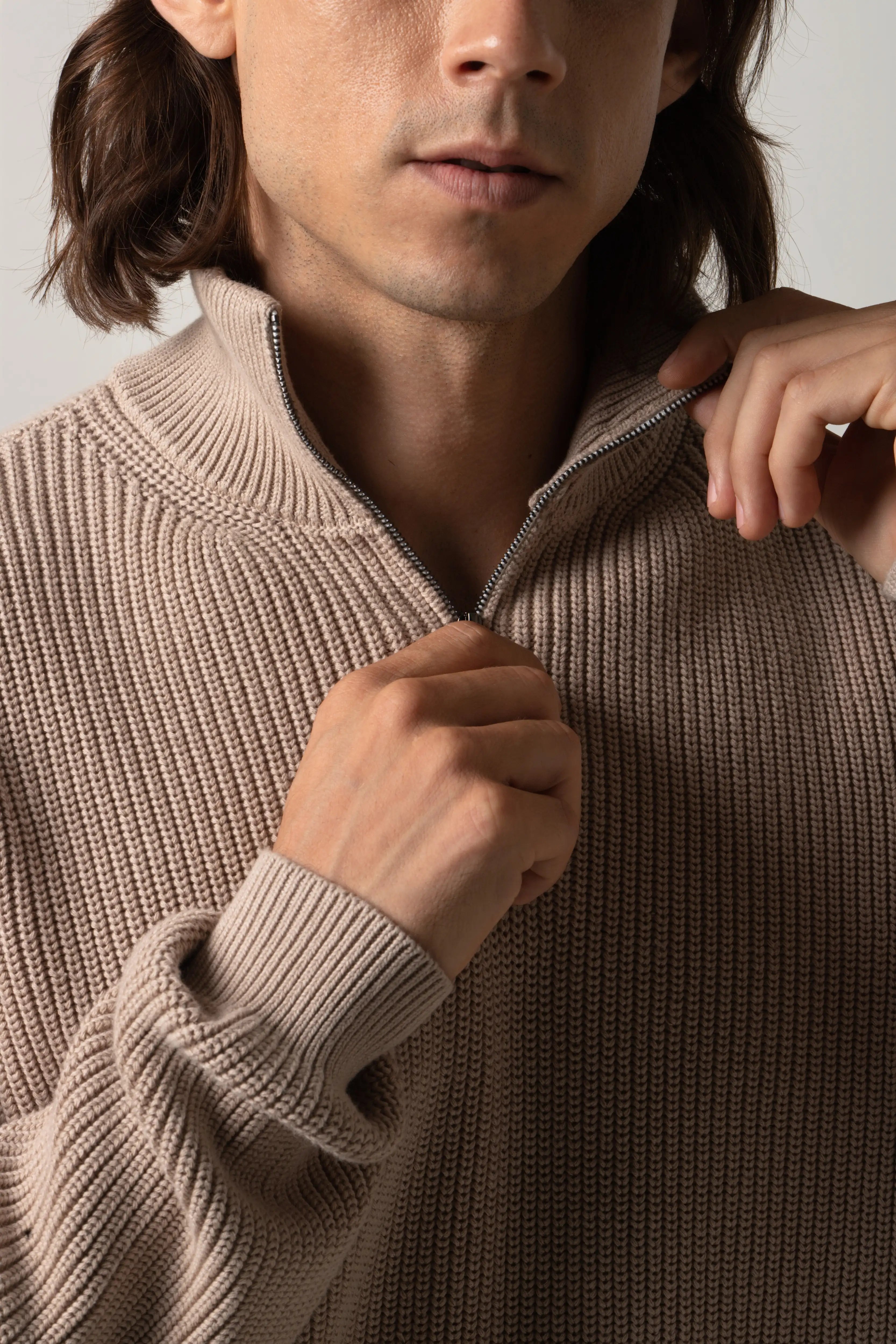 SWEATER CERRADO COLOR TAUPE