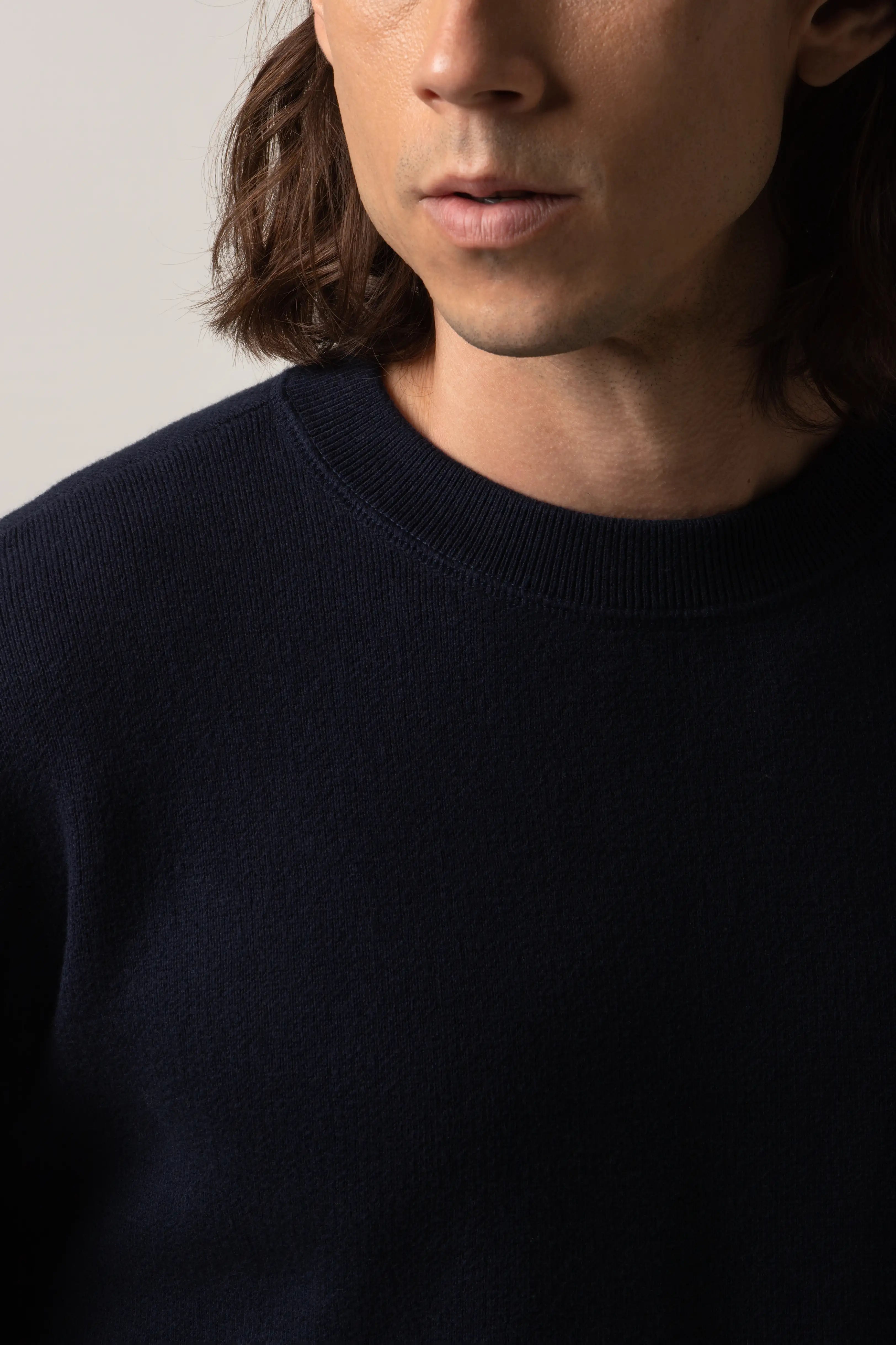 SWEATER CERRADO COLOR AZUL OSCURO