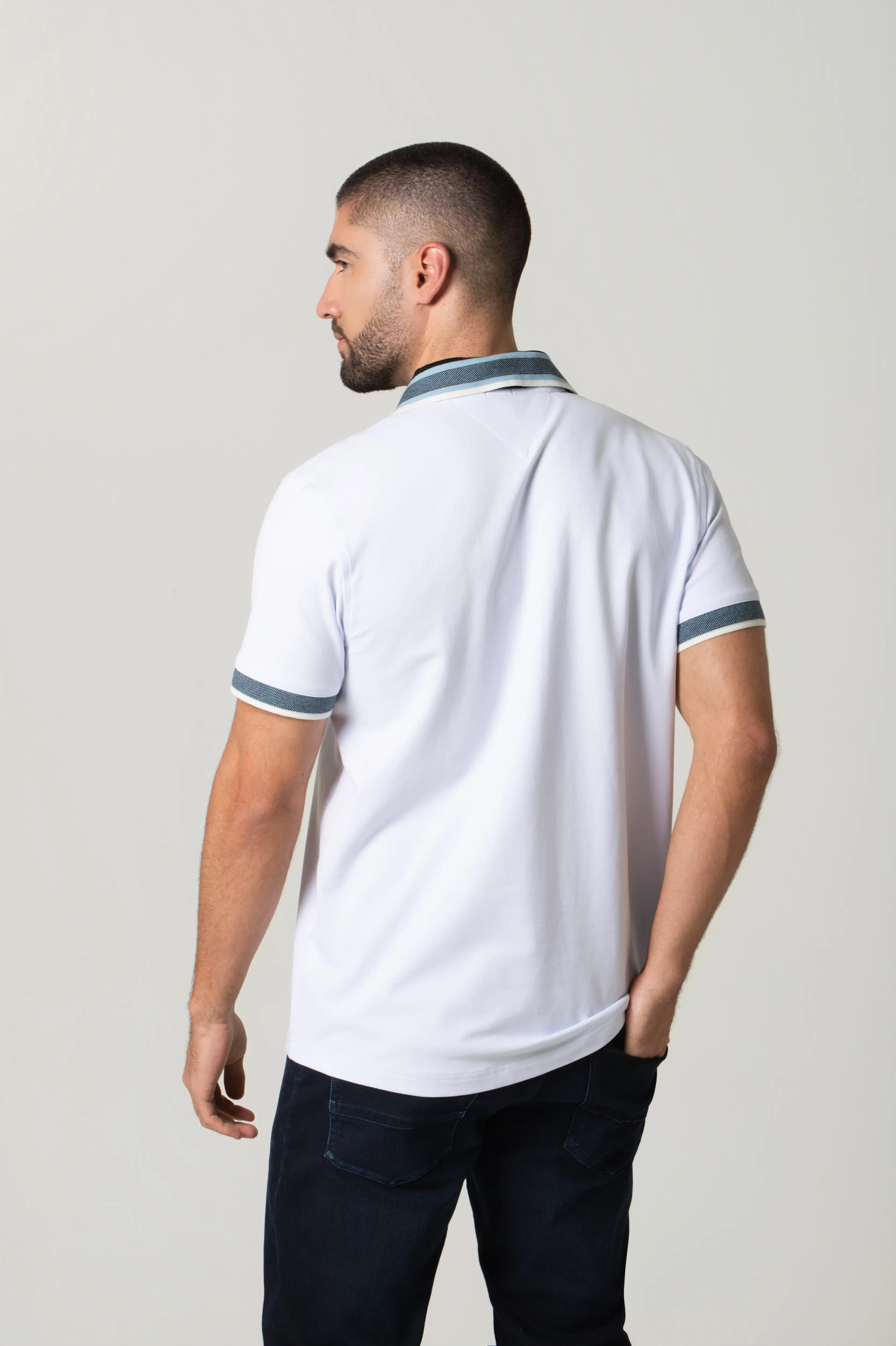 POLO MANGA CORTA COLOR BLANCO OPTICO