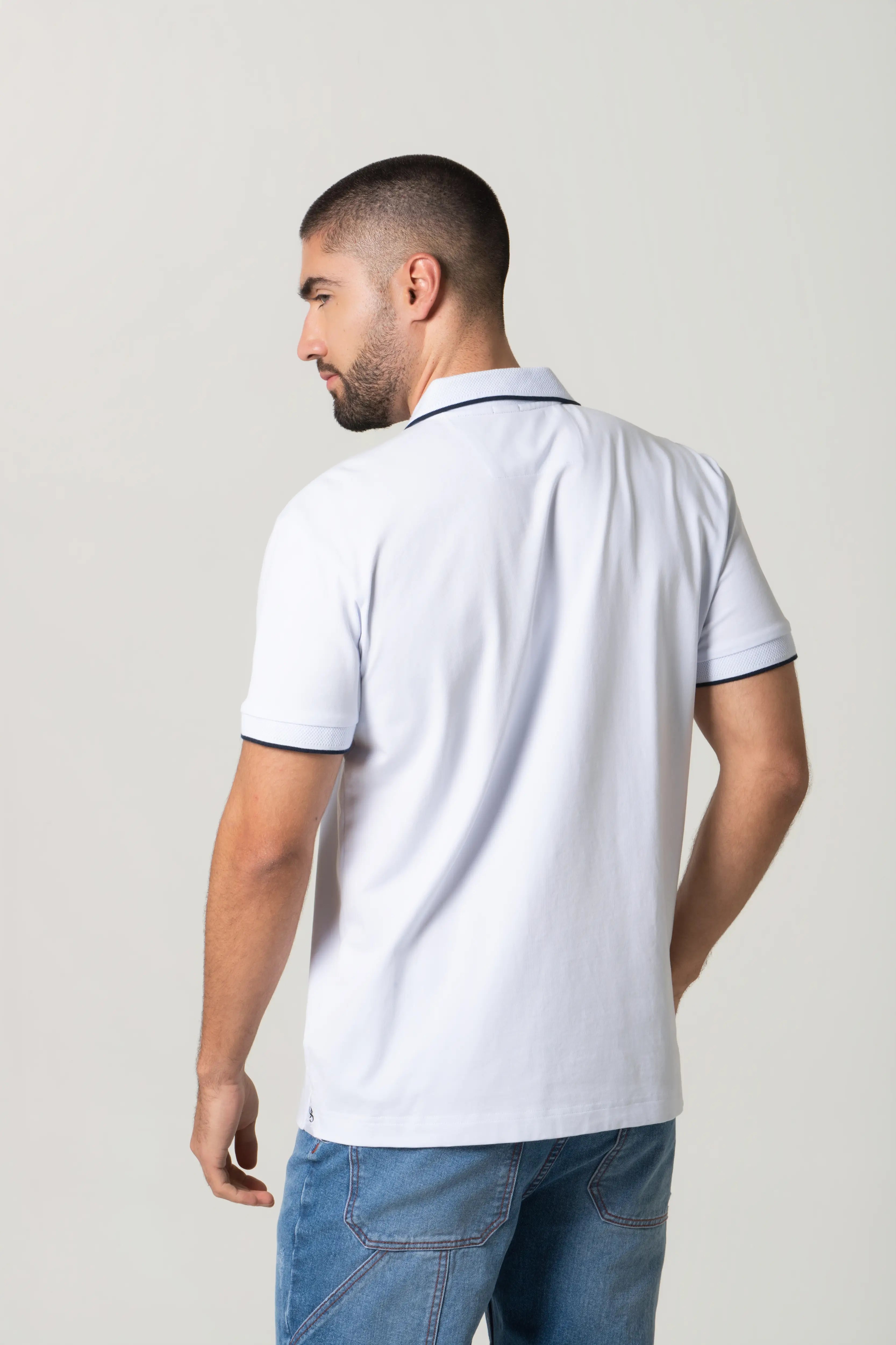 POLO MANGA CORTA COLOR BLANCO OPTICO