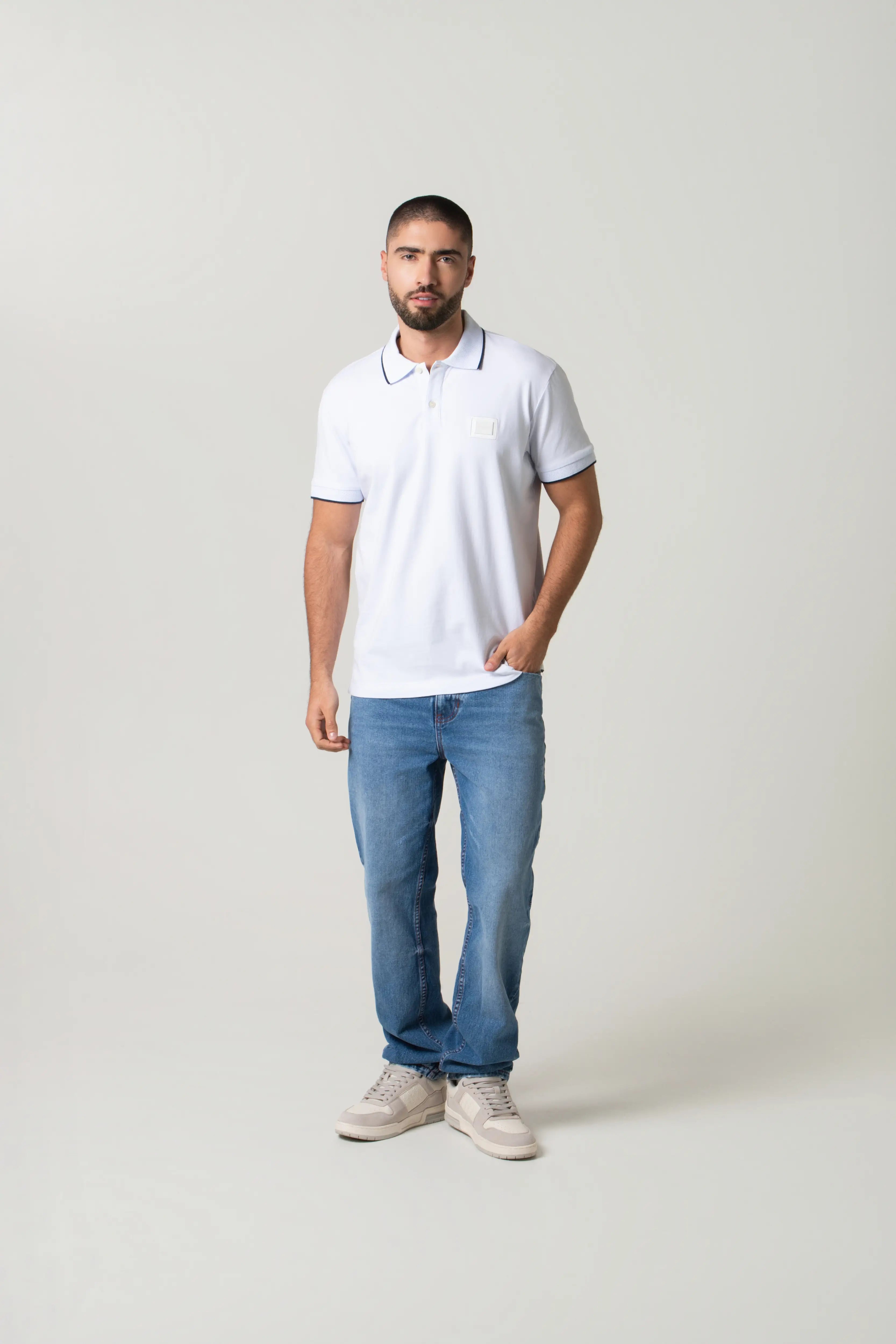 POLO MANGA CORTA COLOR BLANCO OPTICO