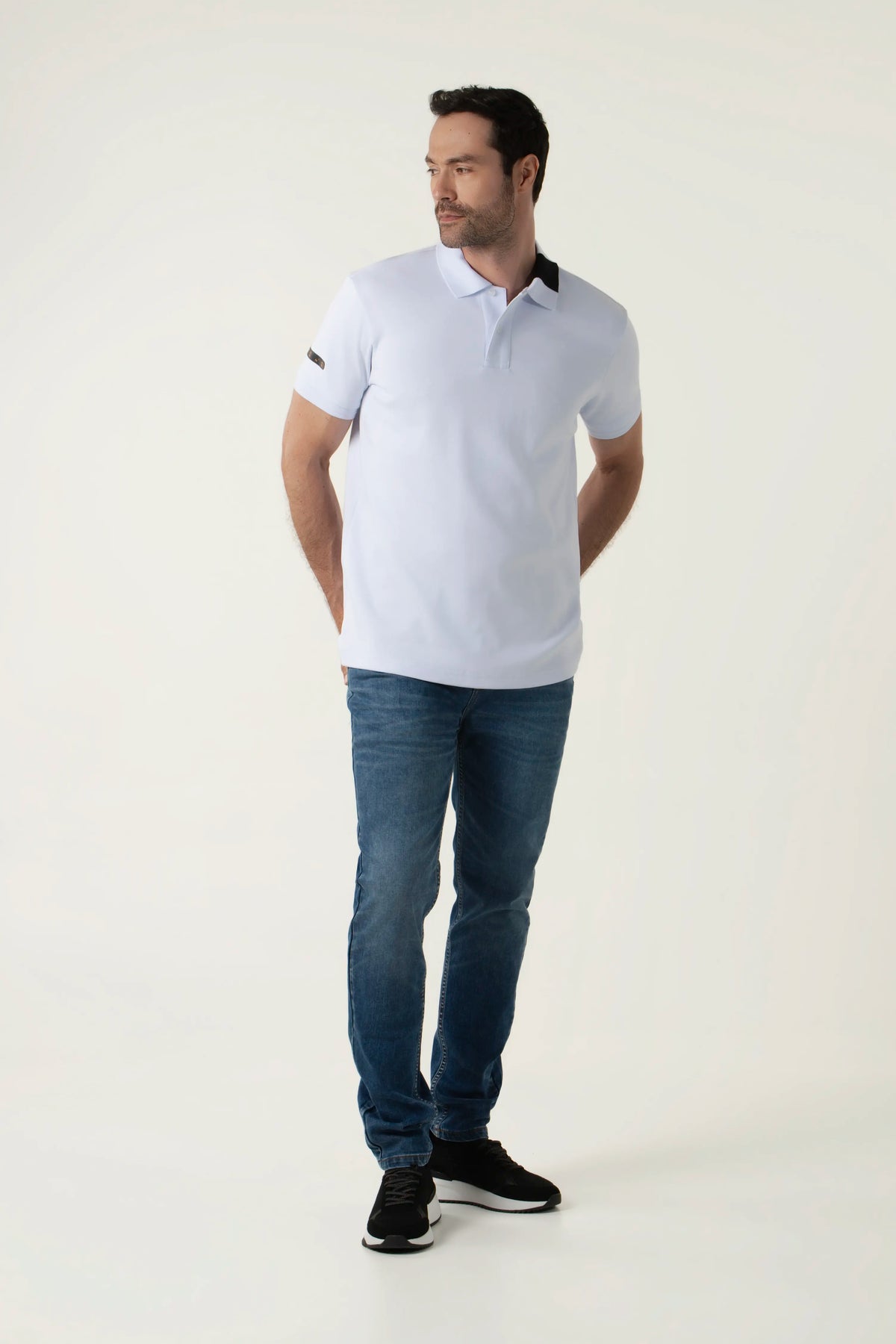 POLO MANGA CORTA COLOR BLANCO OPTICO