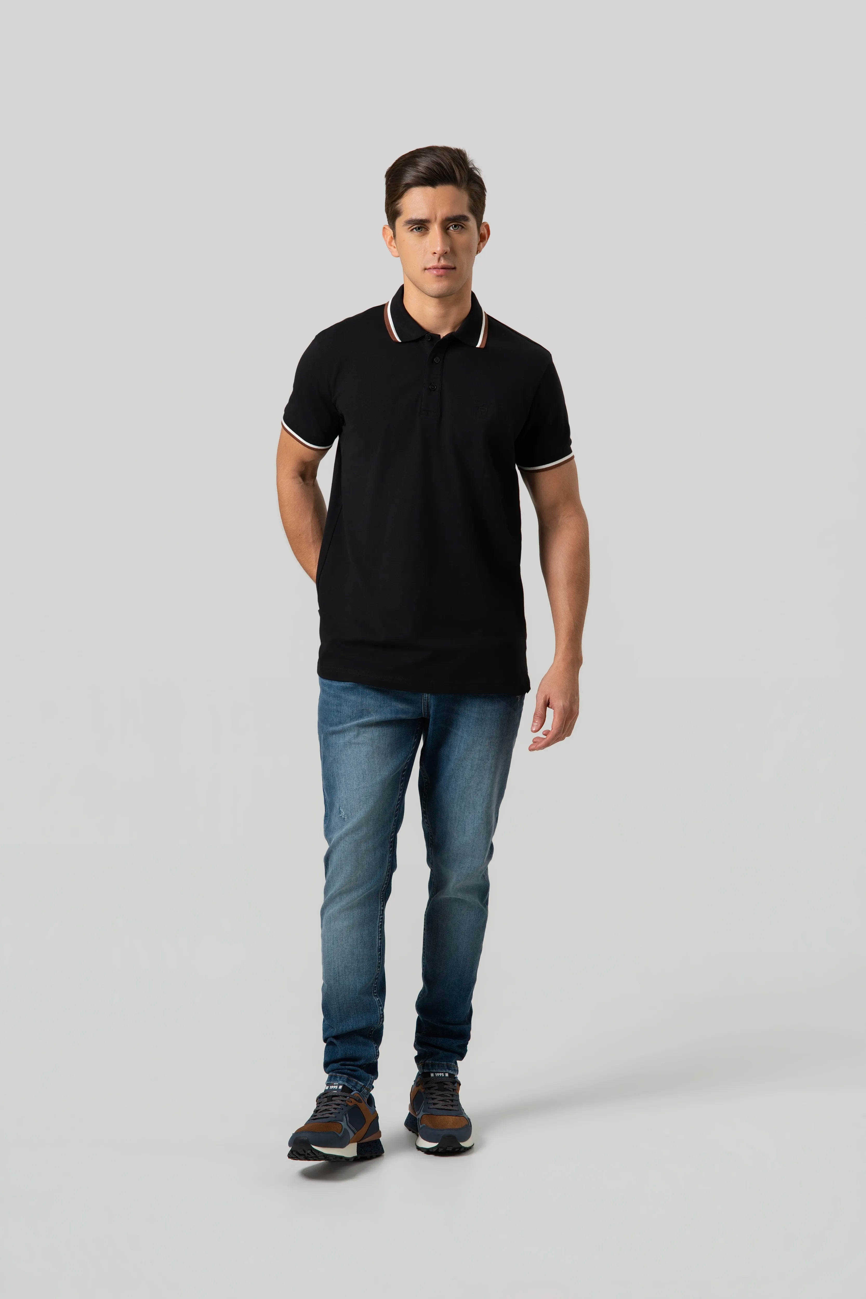 POLO MANGA CORTA COLOR NEGRO