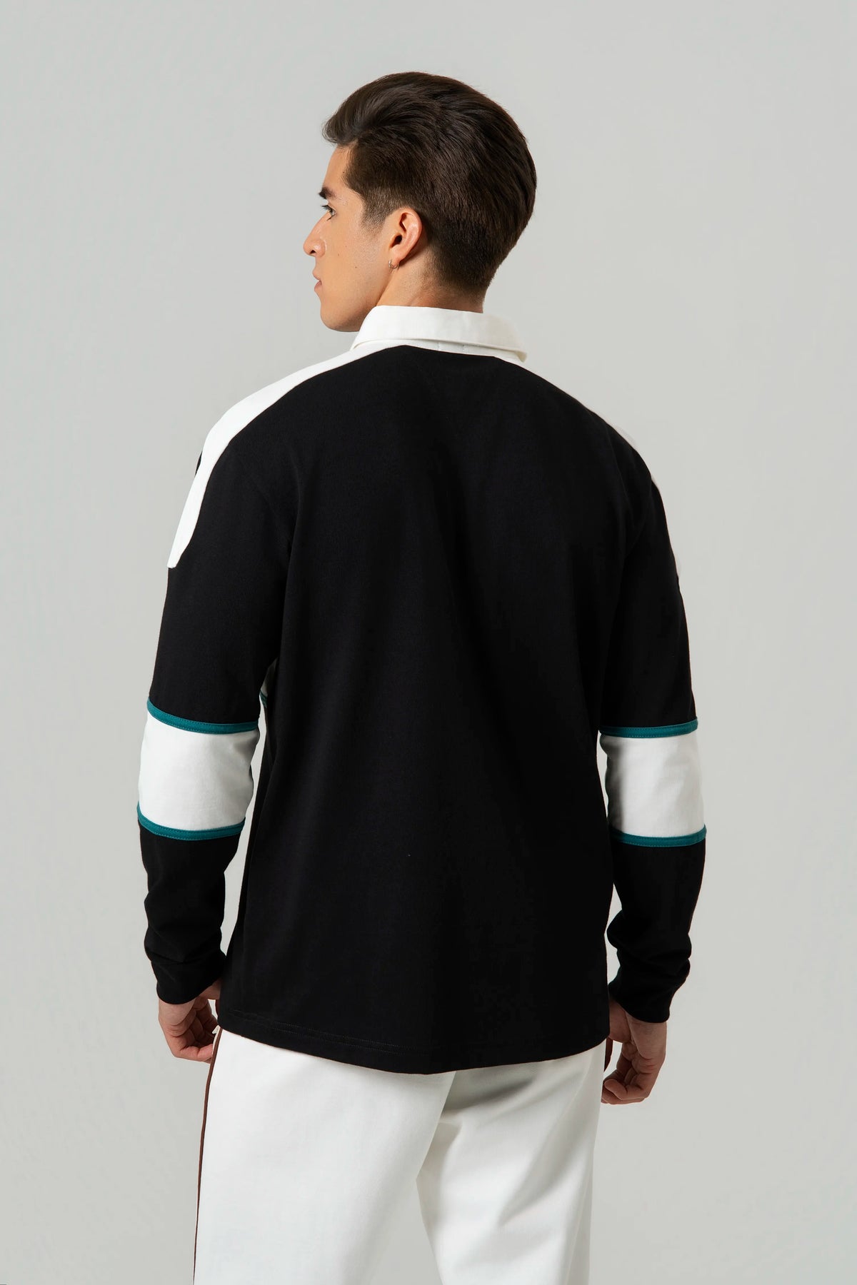 POLO MANGA LARGA COLOR NEGRO