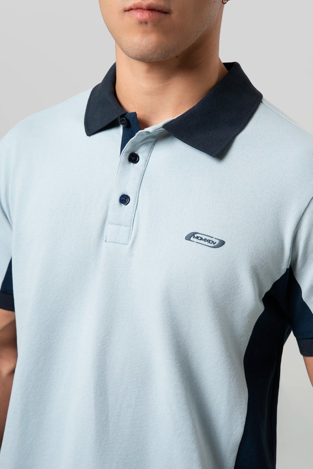 POLO MANGA CORTA COLOR AZUL NIEBLA
