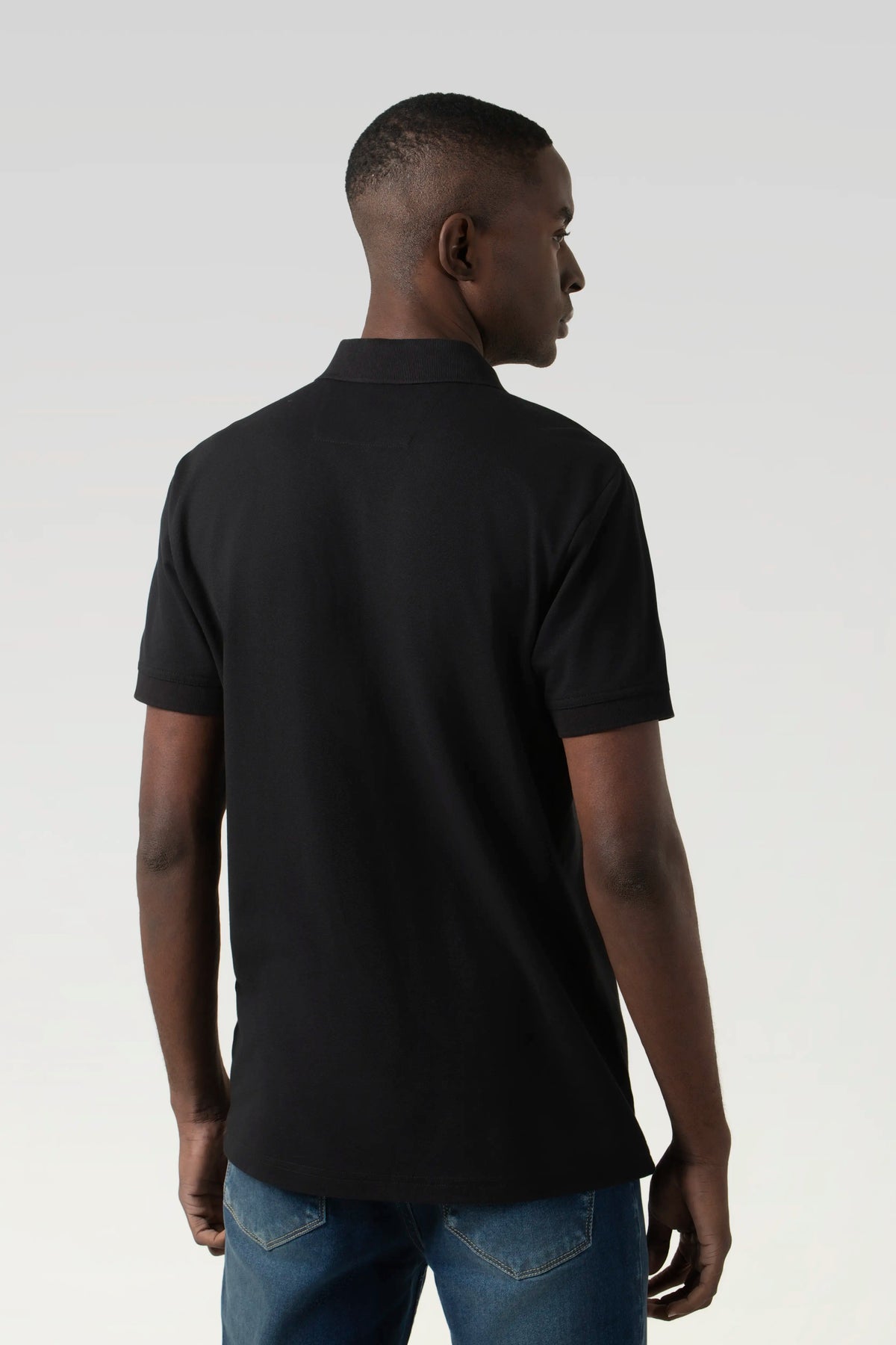 POLO MANGA CORTA COLOR NEGRO