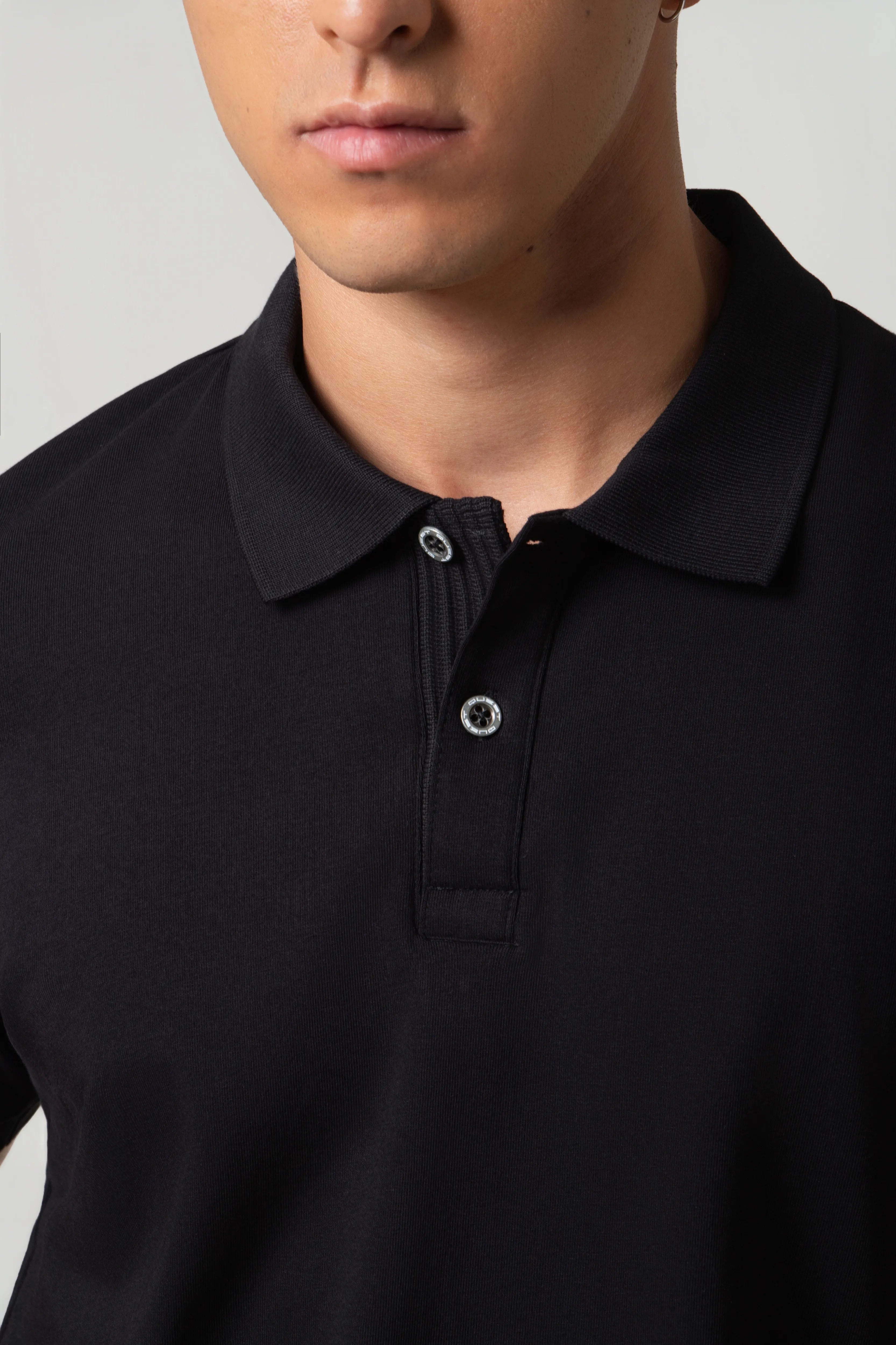 POLO MANGA CORTA COLOR NEGRO