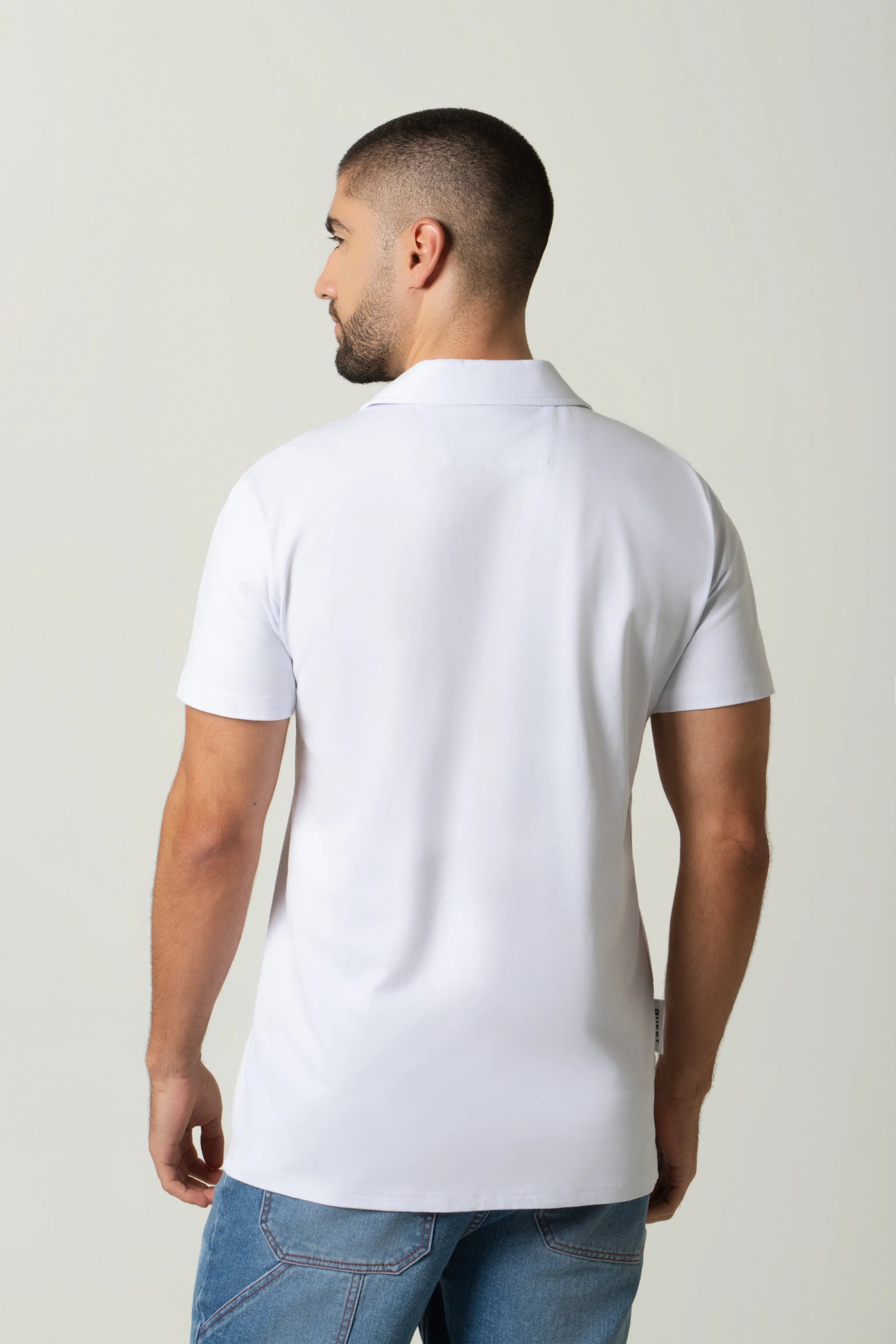 POLO MANGA CORTA COLOR BLANCO OPTICO