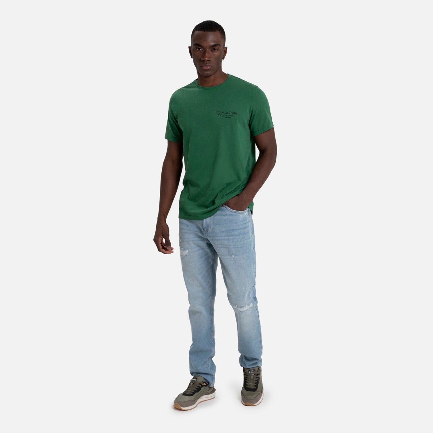 CAMISETA ESPECIAL ESTAMPADO LOCALIZADO COLOR VERDE PRADERA