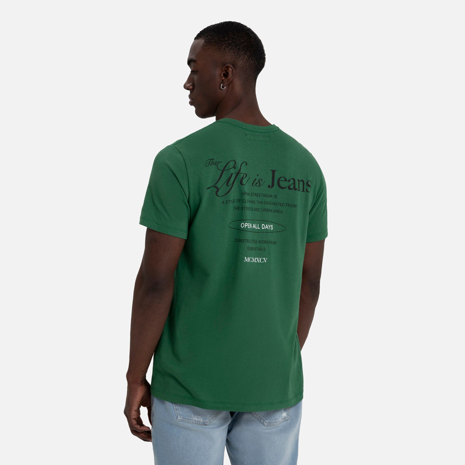 CAMISETA ESPECIAL ESTAMPADO LOCALIZADO COLOR VERDE PRADERA