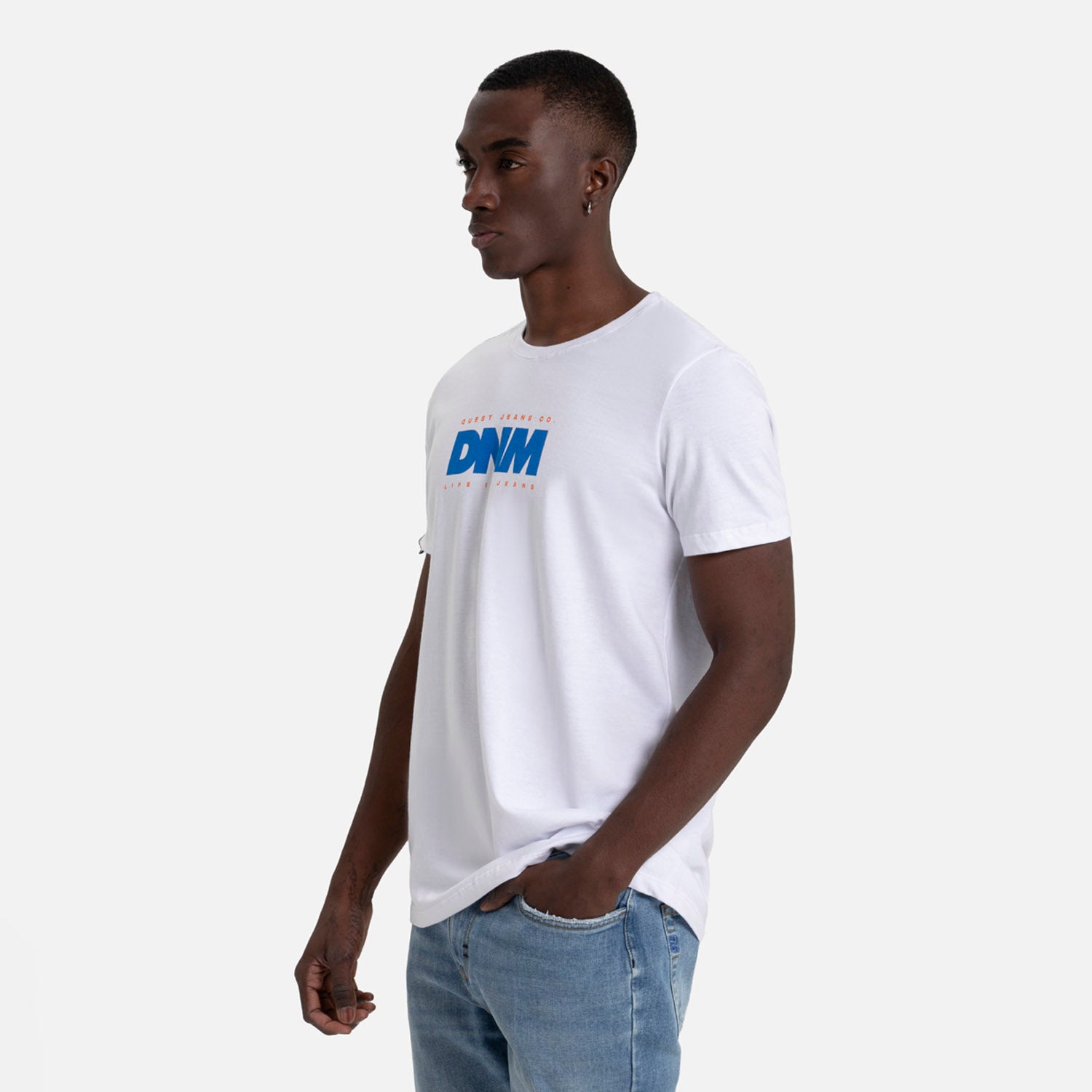 CAMISETA ESPECIAL ESTAMPADO LOCALIZADO COLOR BLANCO BLANCO
