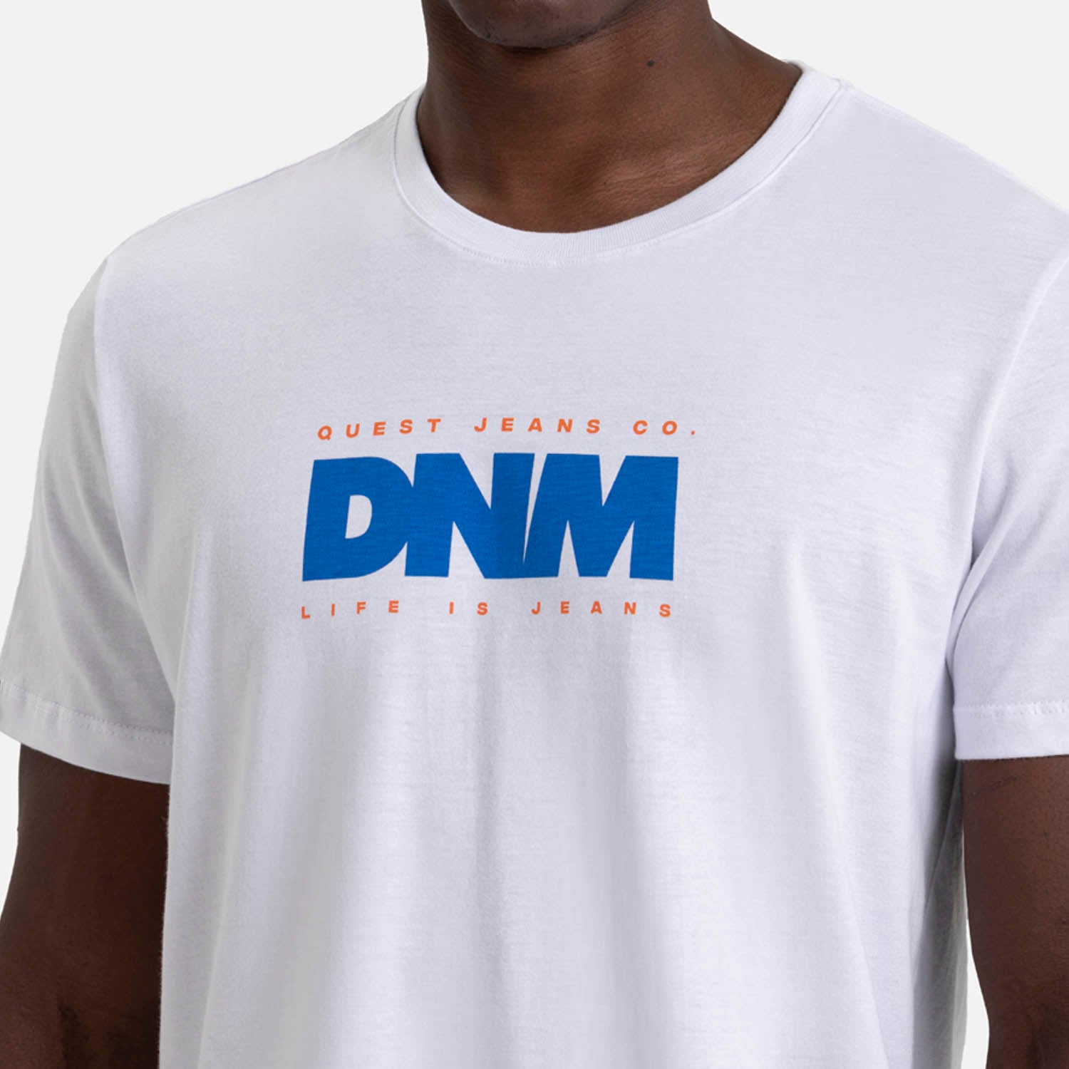 CAMISETA ESPECIAL ESTAMPADO LOCALIZADO COLOR BLANCO BLANCO