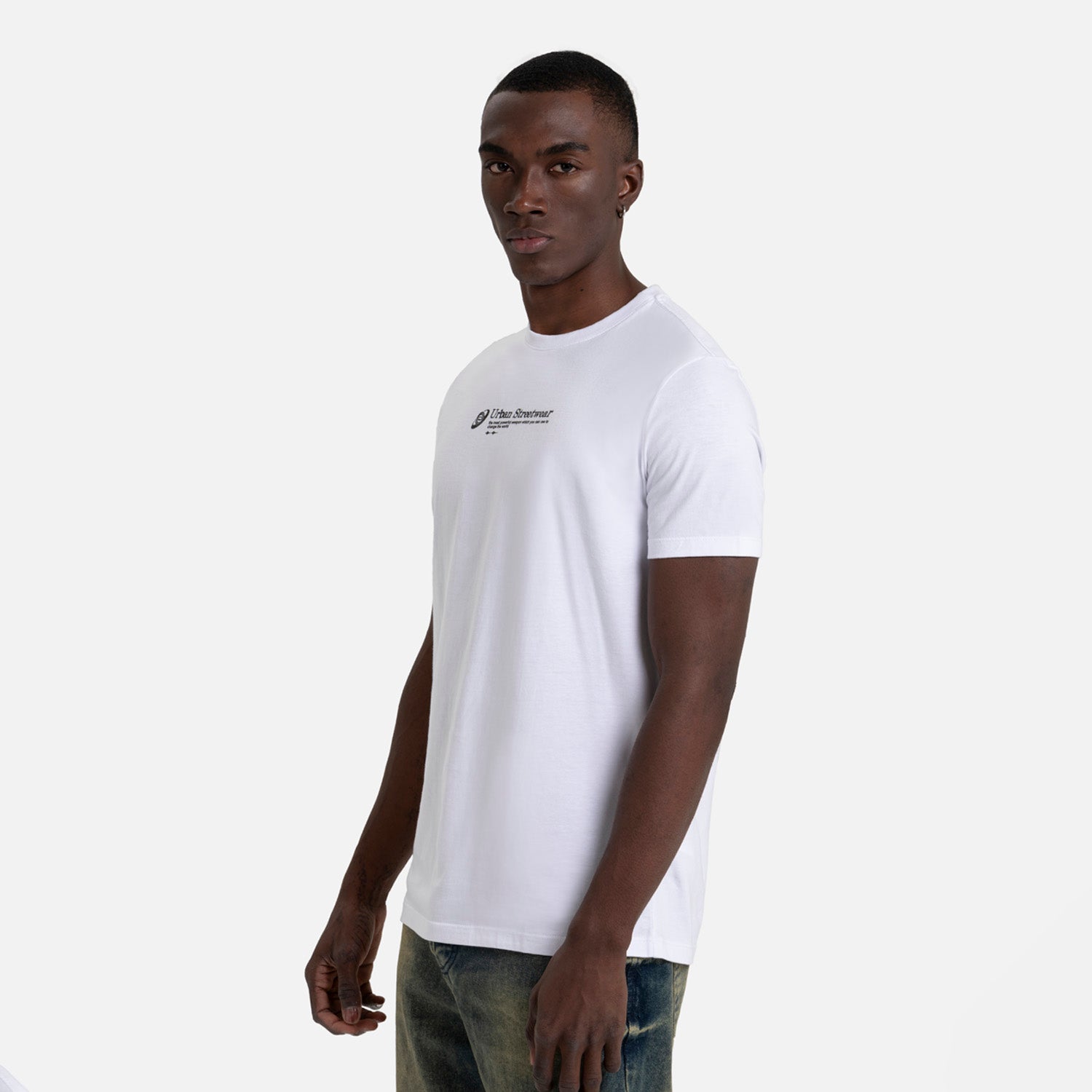 CAMISETA ESPECIAL ESTAMPADO LOCALIZADO COLOR BLANCO OPTICO