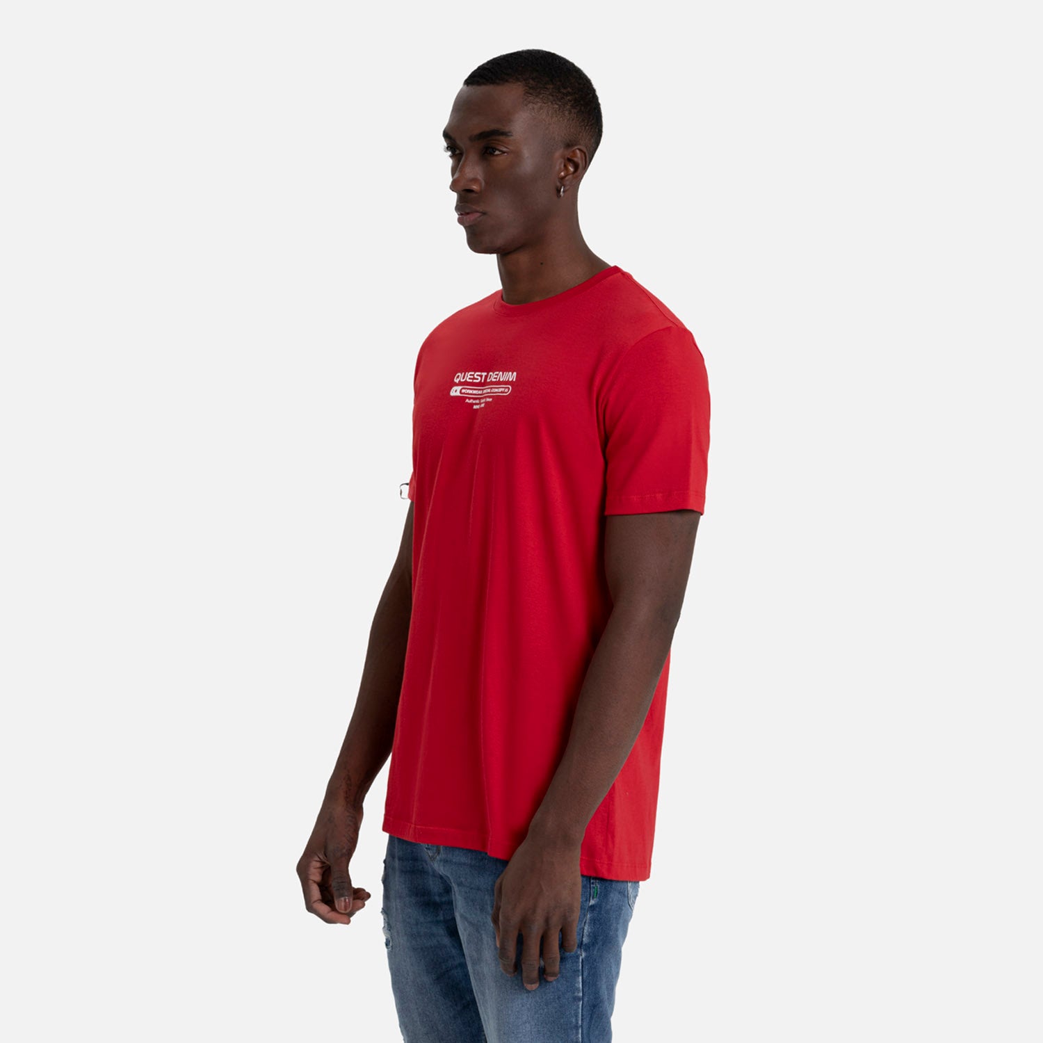 CAMISETA ESPECIAL ESTAMPADO LOCALIZADO COLOR ROJO