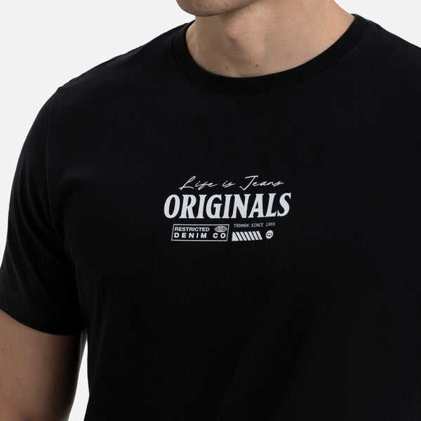 CAMISETA ESPECIAL ESTAMPADO LOCALIZADO COLOR NEGRO