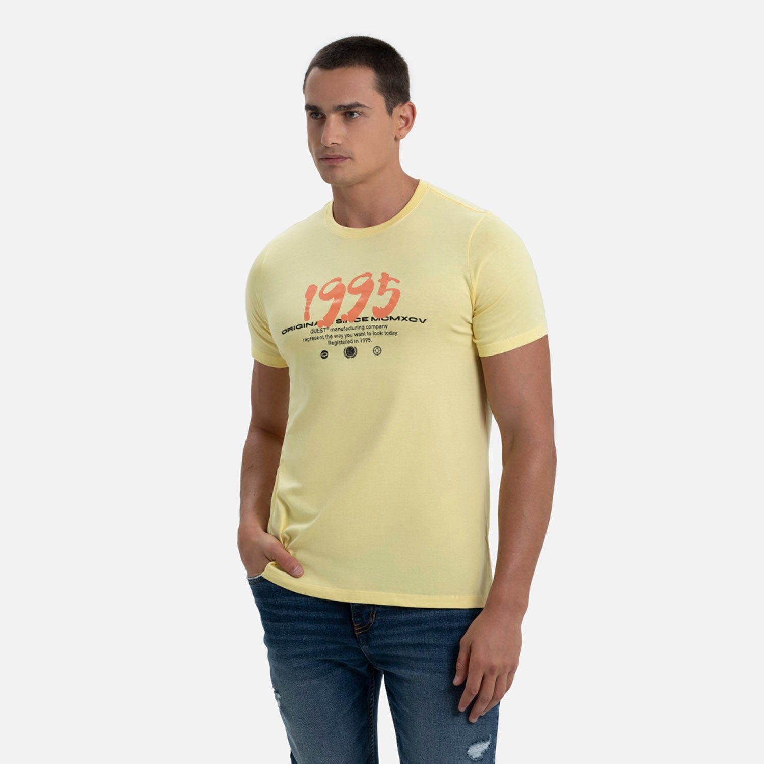 CAMISETA ESPECIAL ESTAMPADO LOCALIZADO COLOR BANANA PALIDO