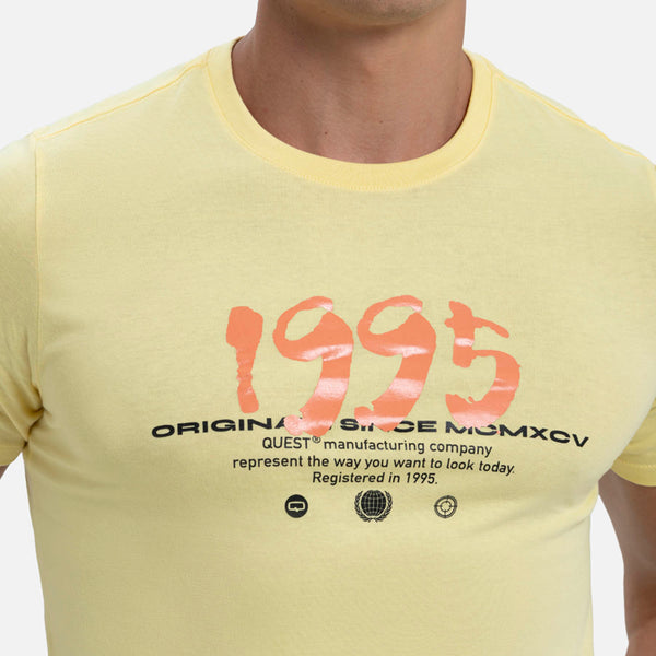 CAMISETA ESPECIAL ESTAMPADO LOCALIZADO COLOR BANANA PALIDO