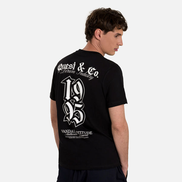 CAMISETA ESPECIAL ESTAMPADO LOCALIZADO COLOR NEGRO