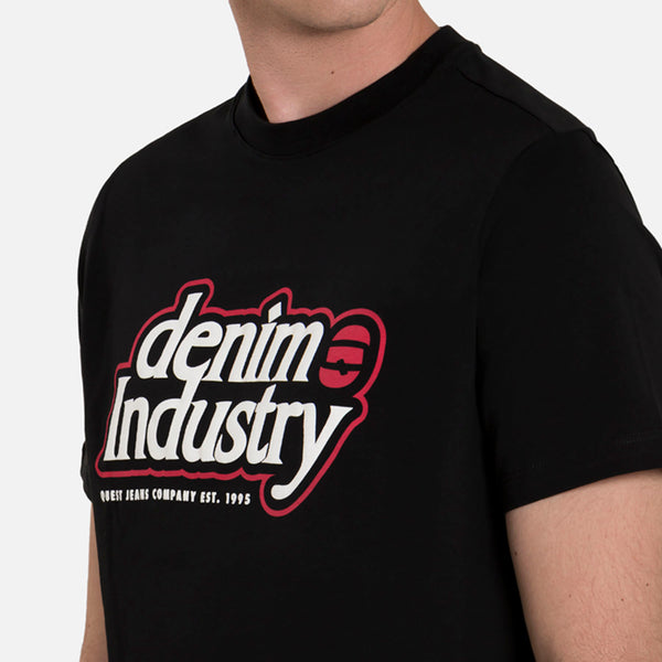 CAMISETA ESPECIAL ESTAMPADO LOCALIZADO COLOR NEGRO