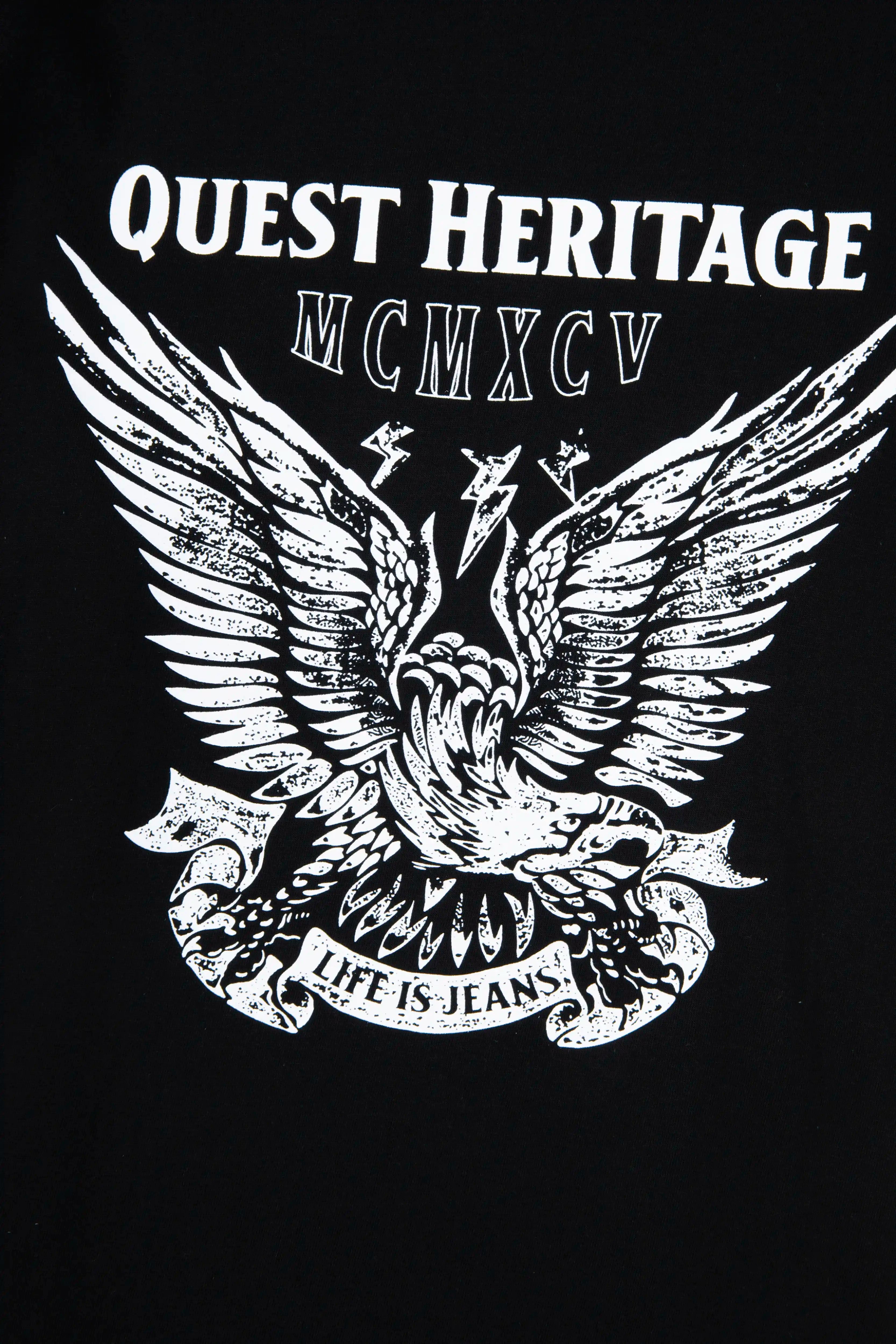 CAMISETA ESPECIAL ESTAMPADO LOCALIZADO COLOR NEGRO