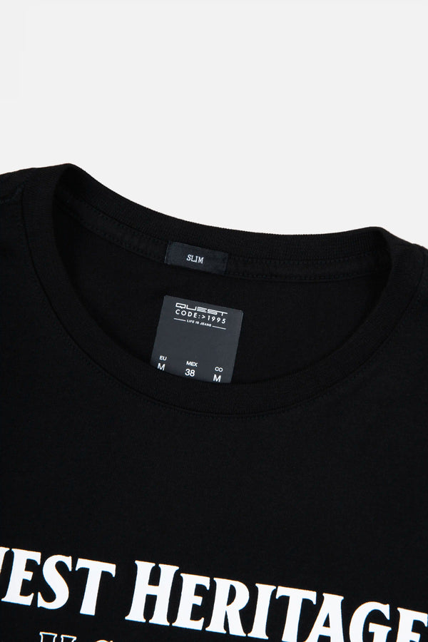 CAMISETA ESPECIAL ESTAMPADO LOCALIZADO COLOR NEGRO