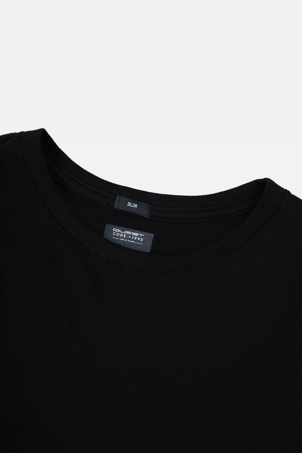 CAMISETA ESPECIAL ESTAMPADO LOCALIZADO COLOR NEGRO