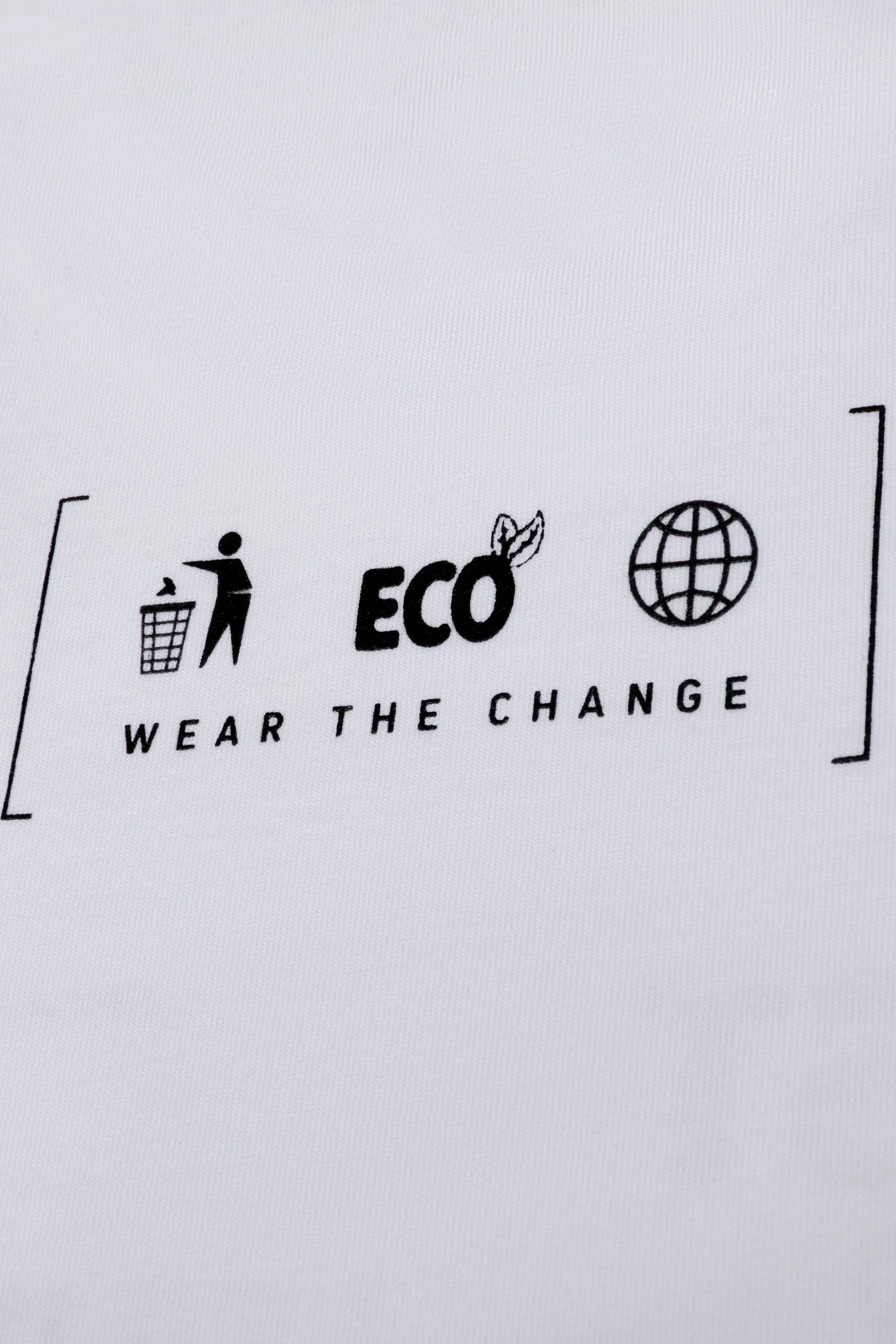 CAMISETA ESPECIAL ESTAMPADO LOCALIZADO COLOR BLANCO OPTICO