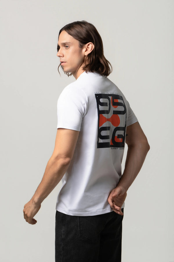 CAMISETA ESPECIAL ESTAMPADO LOCALIZADO COLOR BLANCO OPTICO