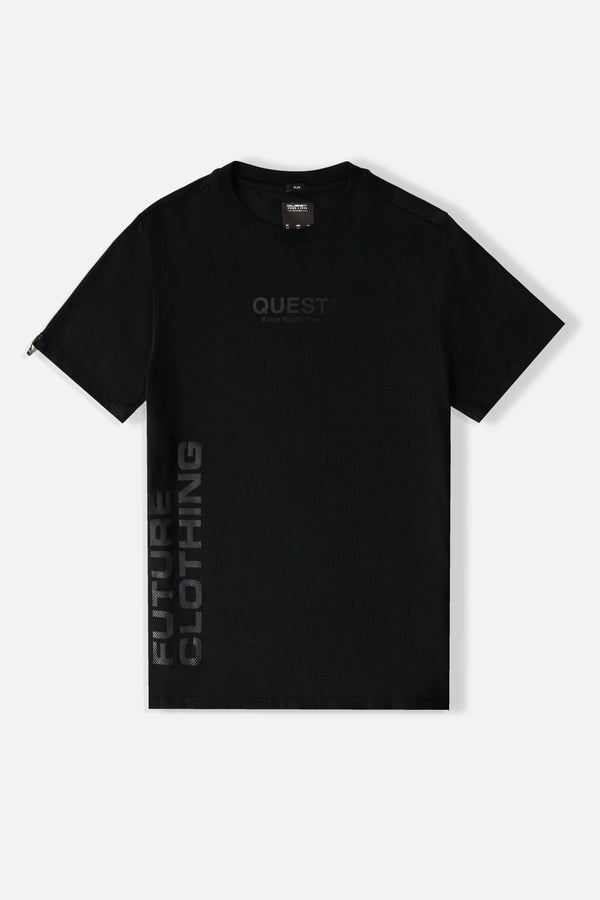 CAMISETA ESPECIAL ESTAMPADO LOCALIZADO COLOR NEGRO
